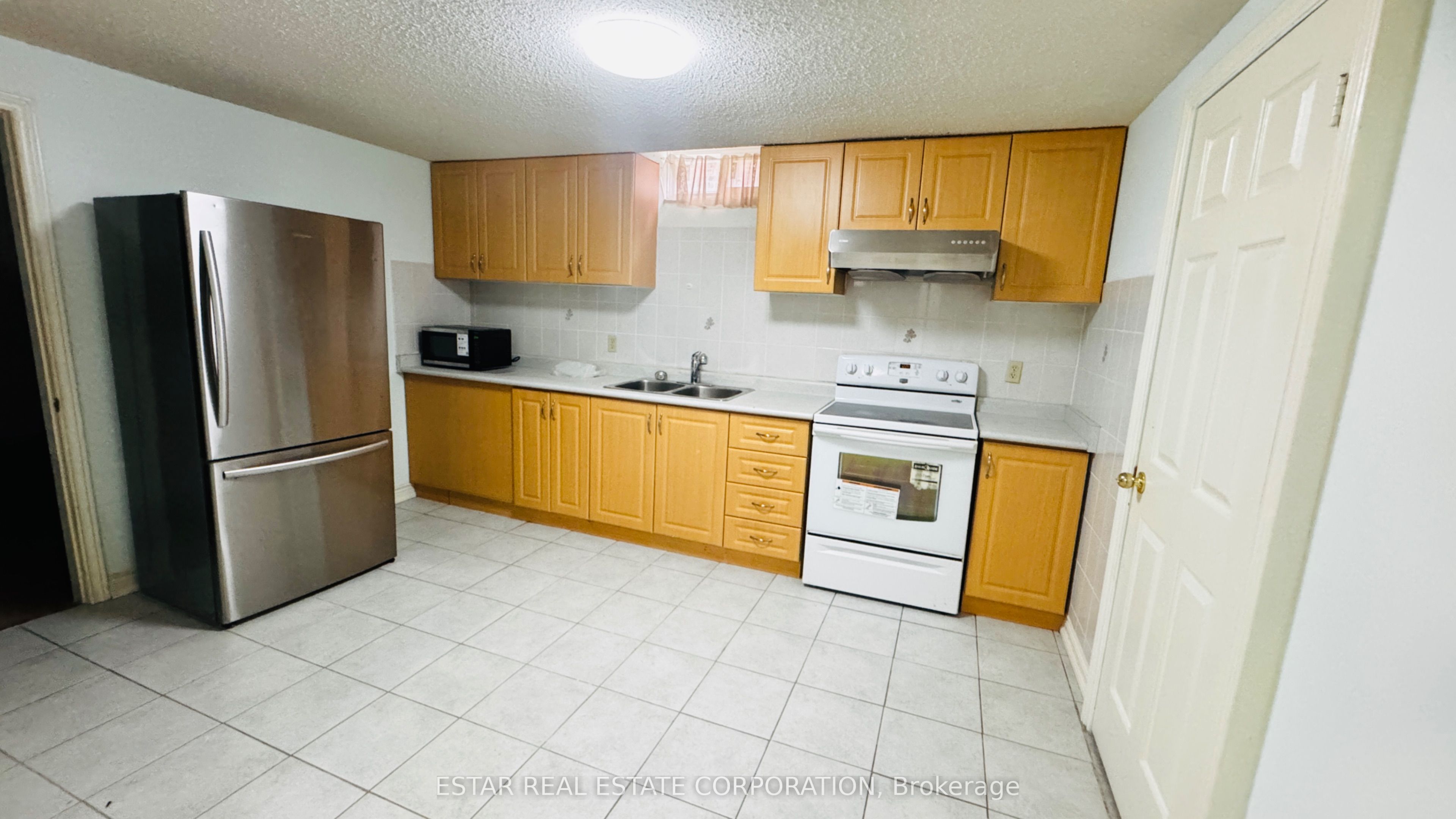 39 Loweswater Avenue Basement, Markham, ON L3R 7W8 photo 4