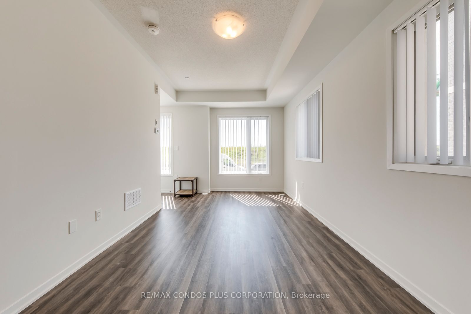 140 Honeycrisp Crescent 281, Vaughan, ON L4K 0N7 photo 3