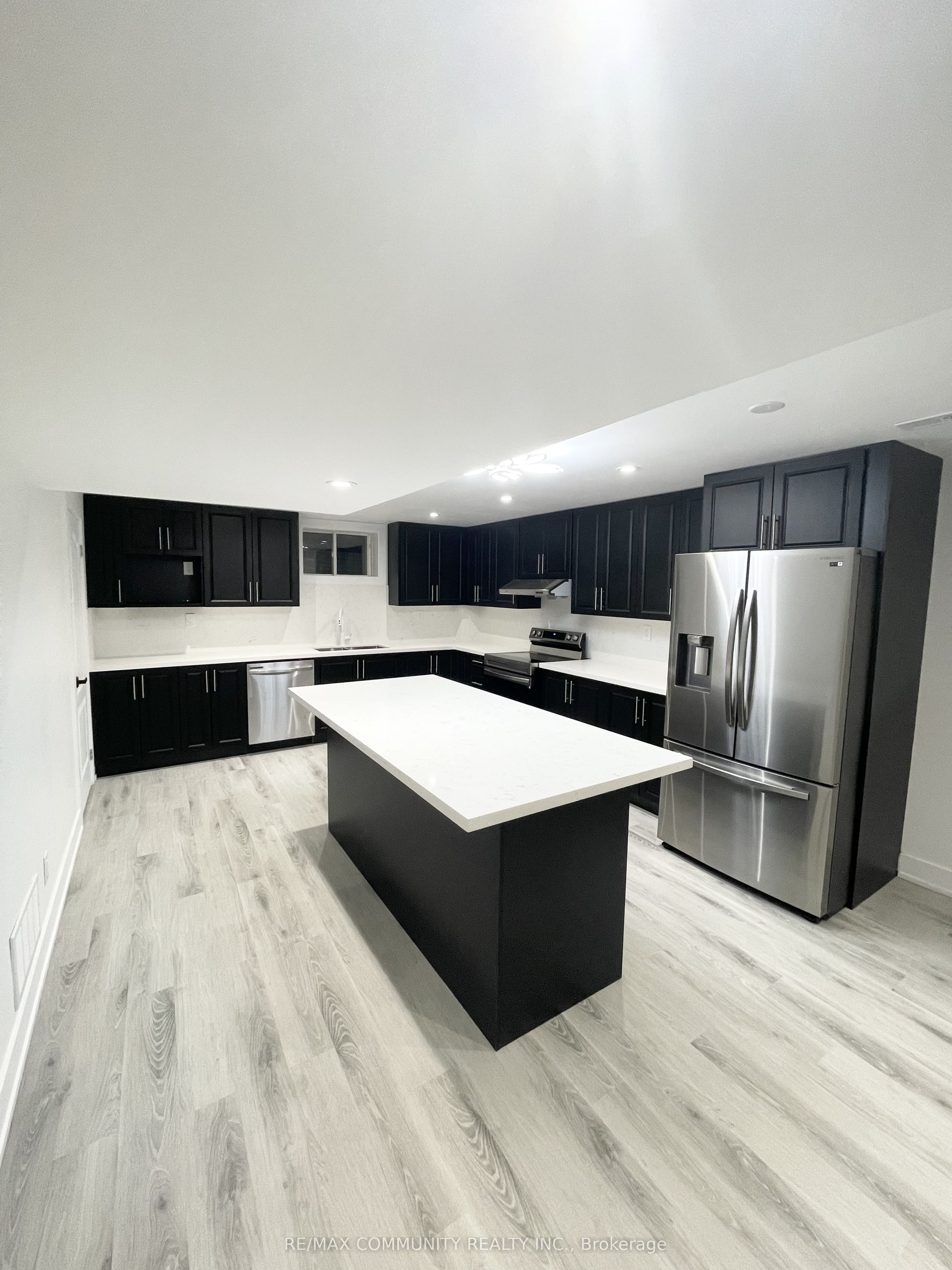 103 Bartsview Circle Basement, Whitchurch-Stouffville, ON L4A 0W3 photo 2