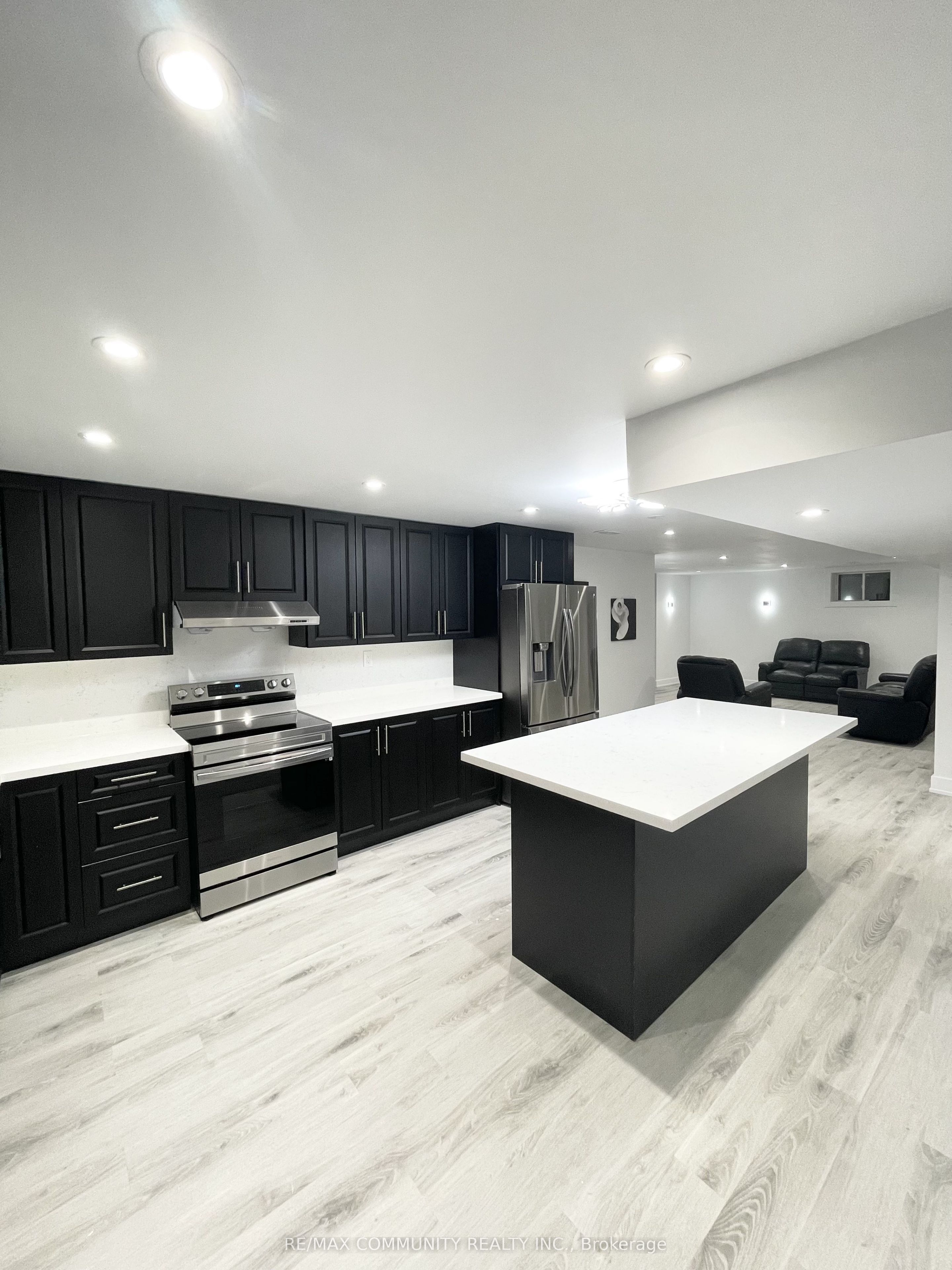 103 Bartsview Circle Basement, Whitchurch-Stouffville, ON L4A 0W3 photo 3