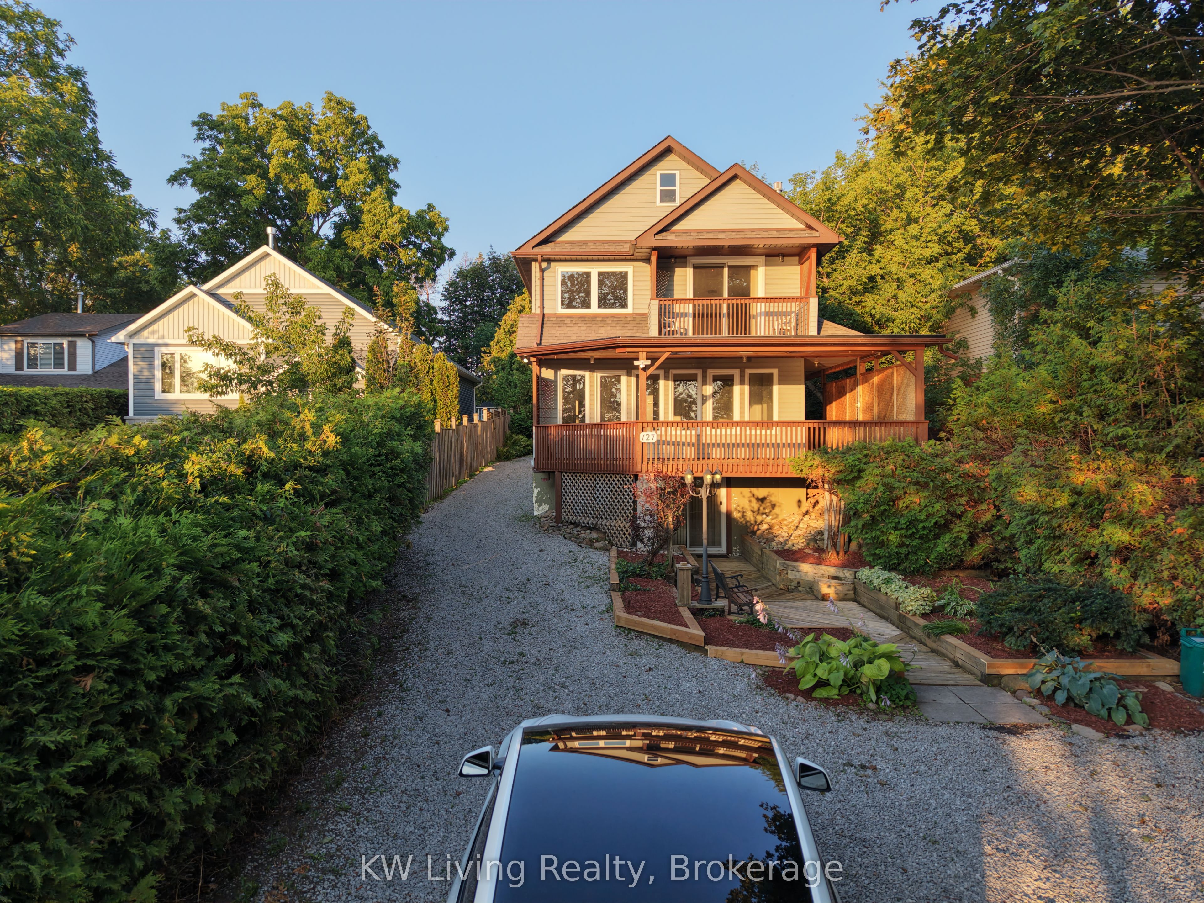 127 Lake Drive N, Georgina, ON L4P 3C8 photo 3