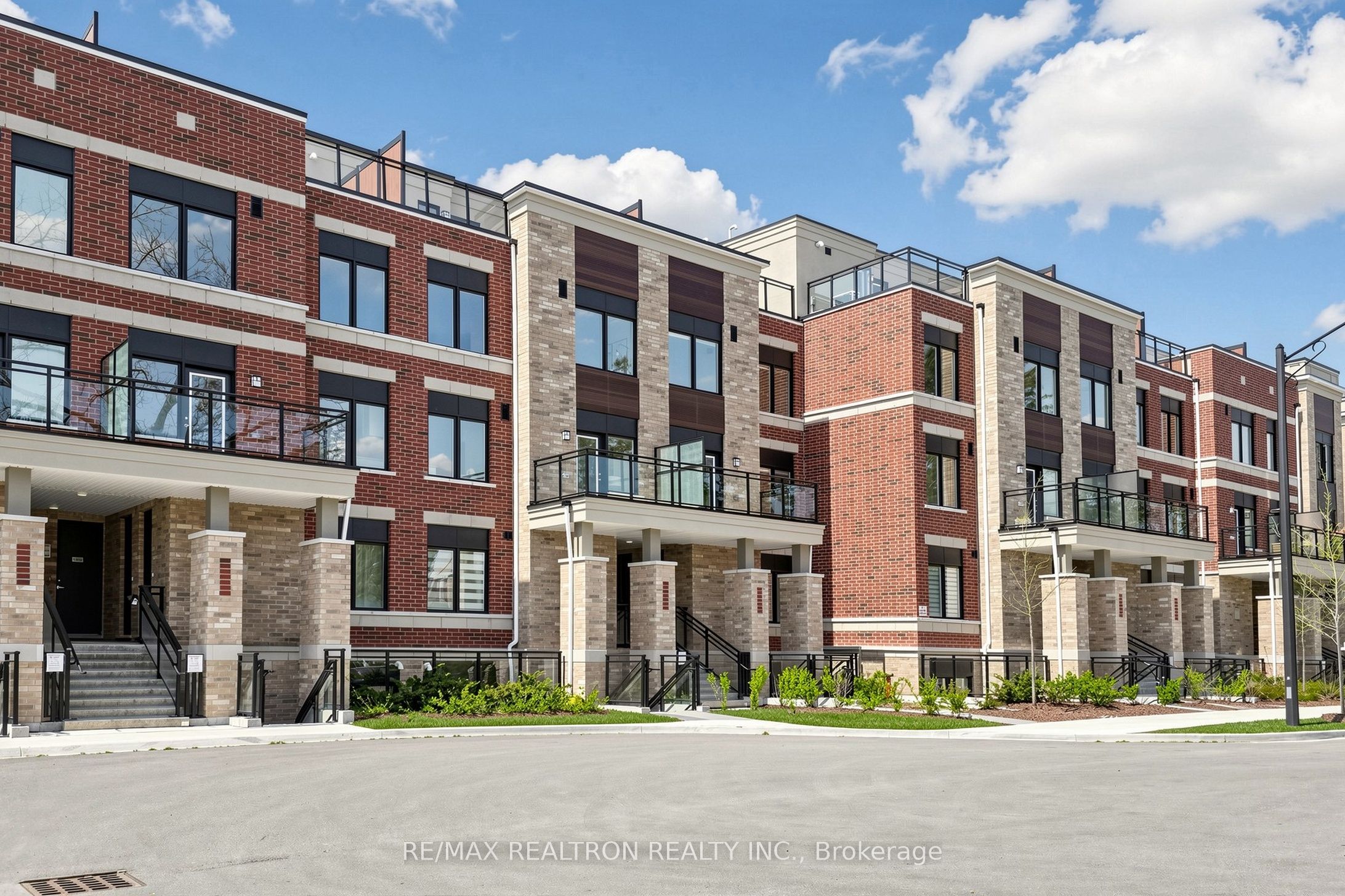 60 Elizabeth Street 3405, Richmond Hill, ON L4C 5W2