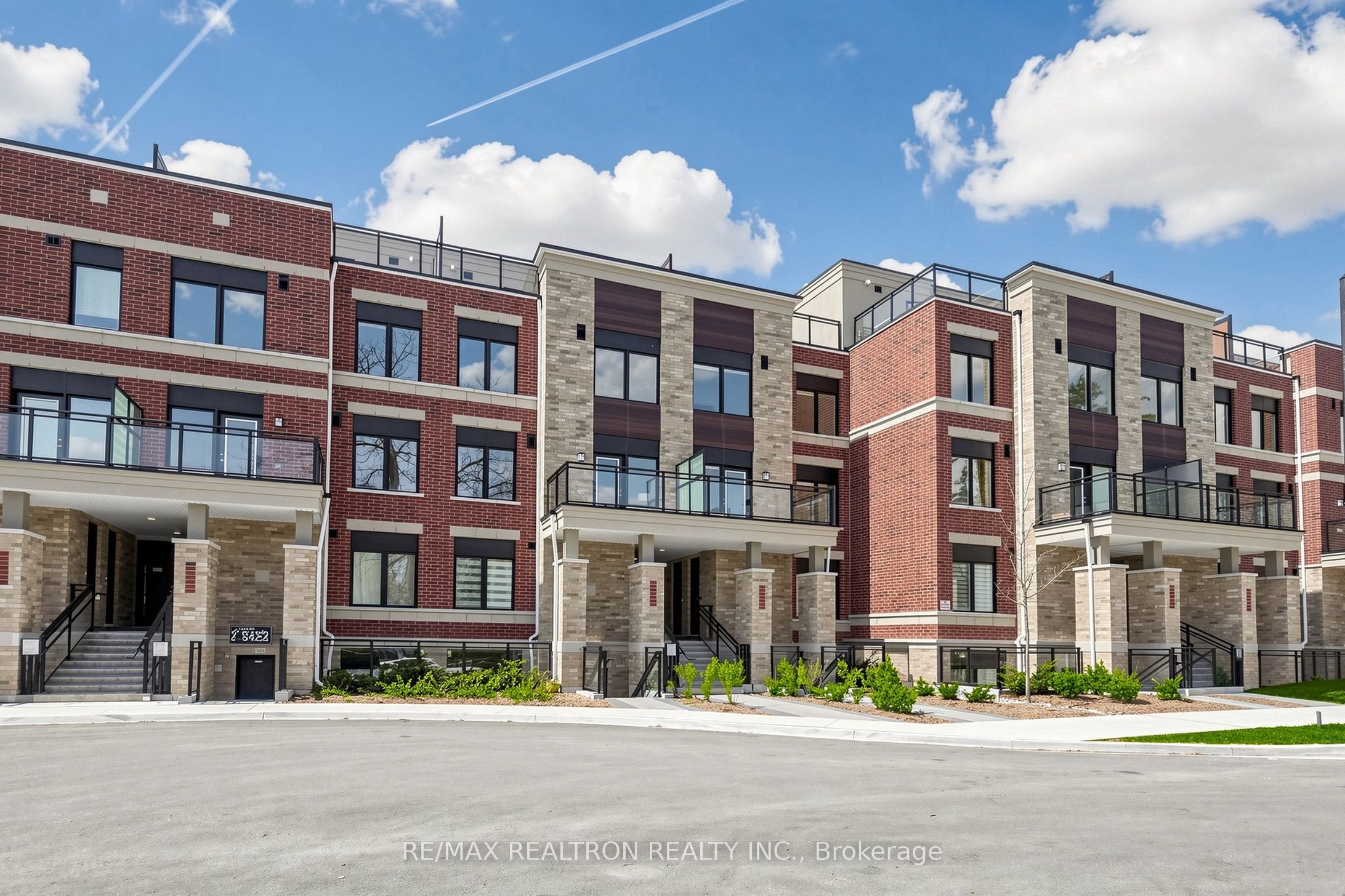 60 Elizabeth Street 3405, Richmond Hill, ON L4C 5W2 photo 2