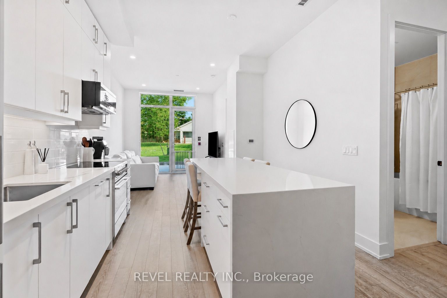 2075 King Road 123, King, ON L7B 0R6
