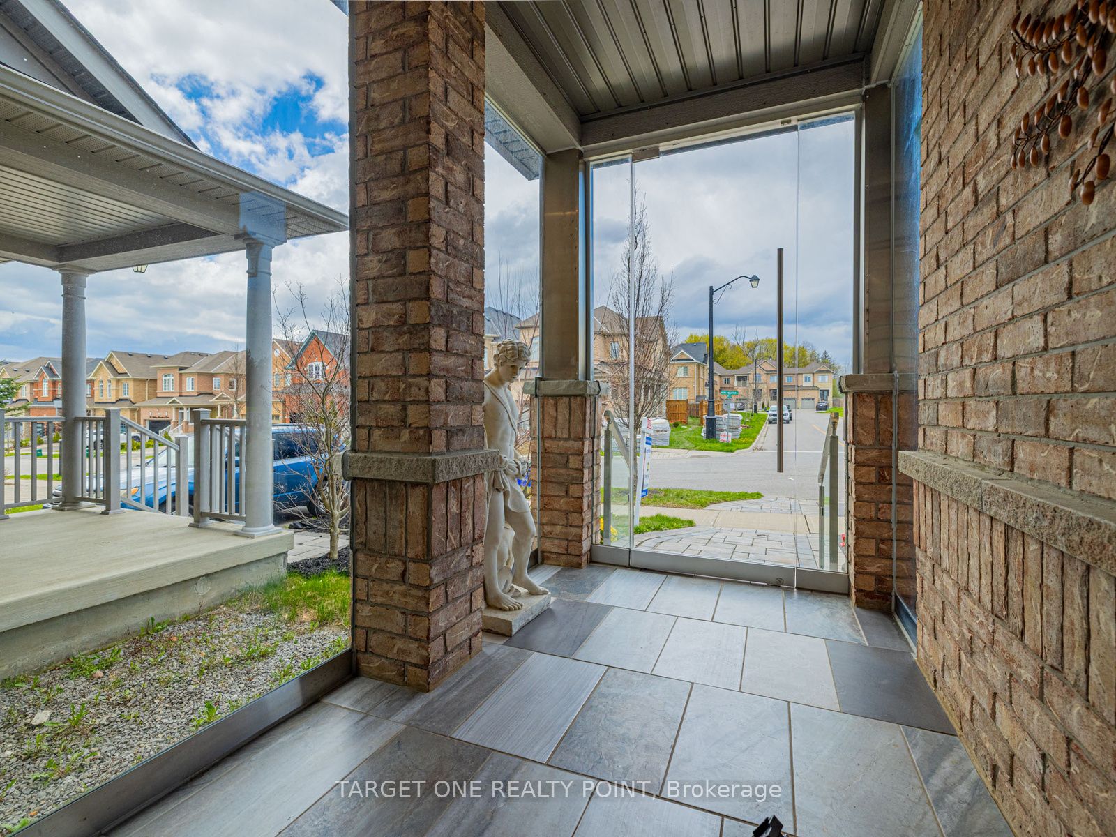 39 Riding Mountain Drive, Richmond Hill, ON L4E 0V4 photo 4