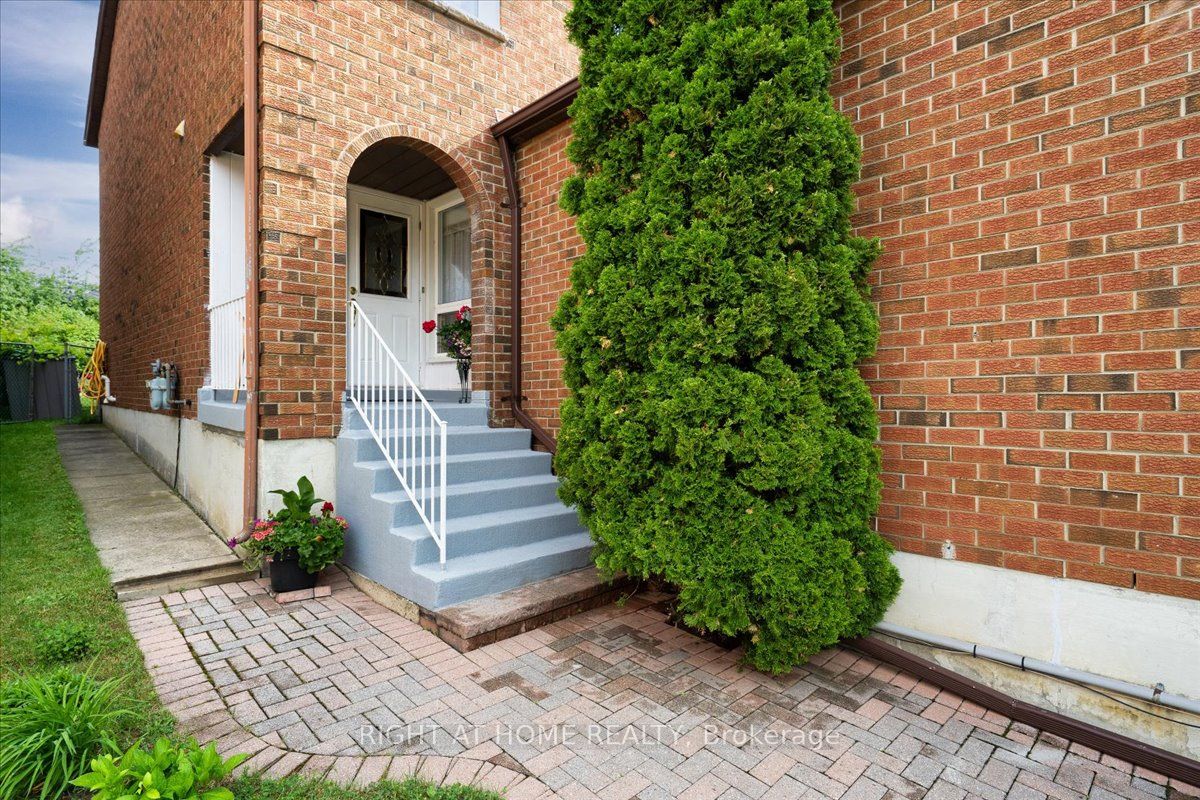 72 Rejane Crescent, Vaughan, ON L4J 5A5 photo 2