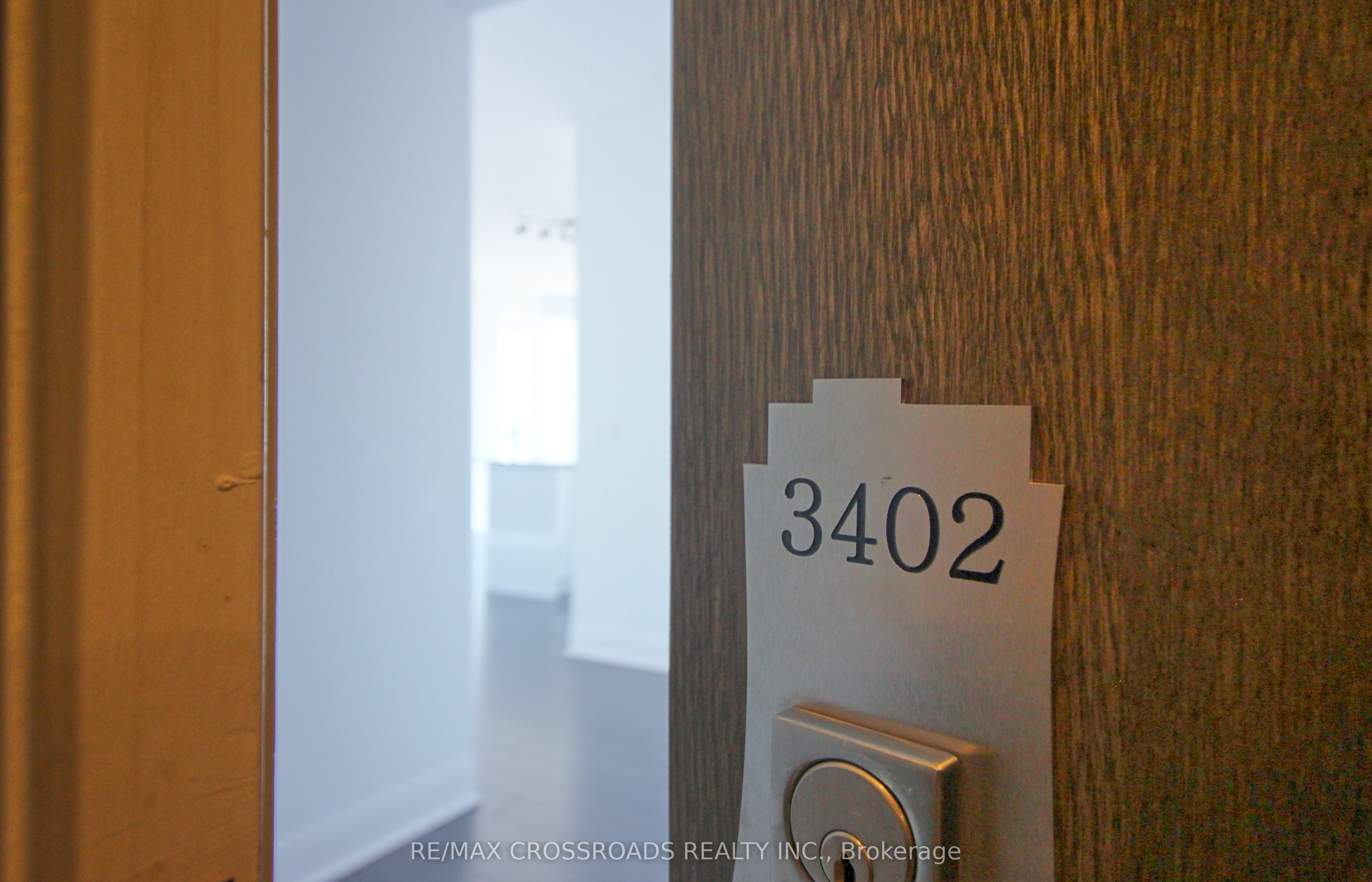 2900 Highway 7 3402, Vaughan, ON L4K 0G3 photo 2