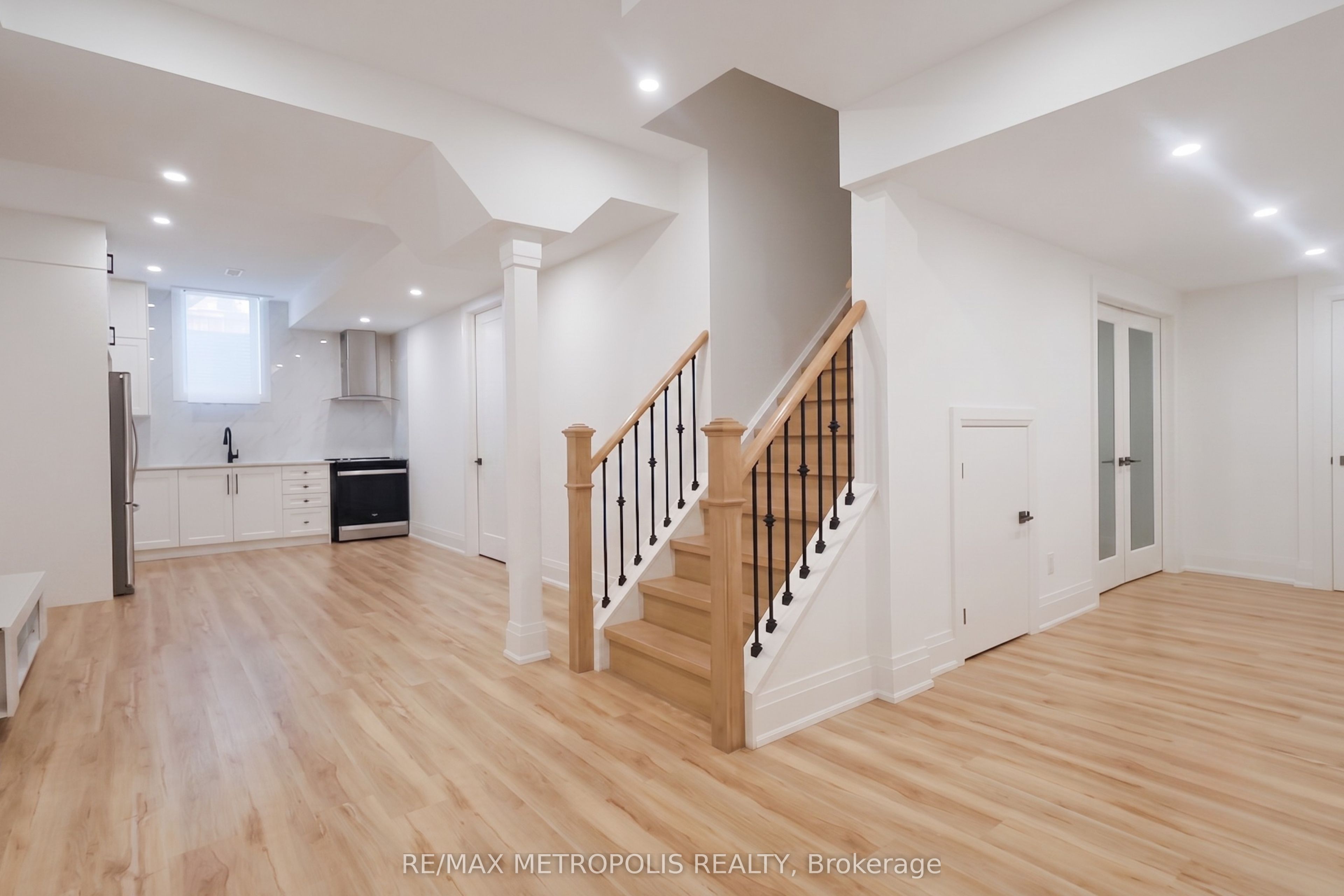129 Silk Twist Drive, East Gwillimbury, ON L9M 0W1 photo 3