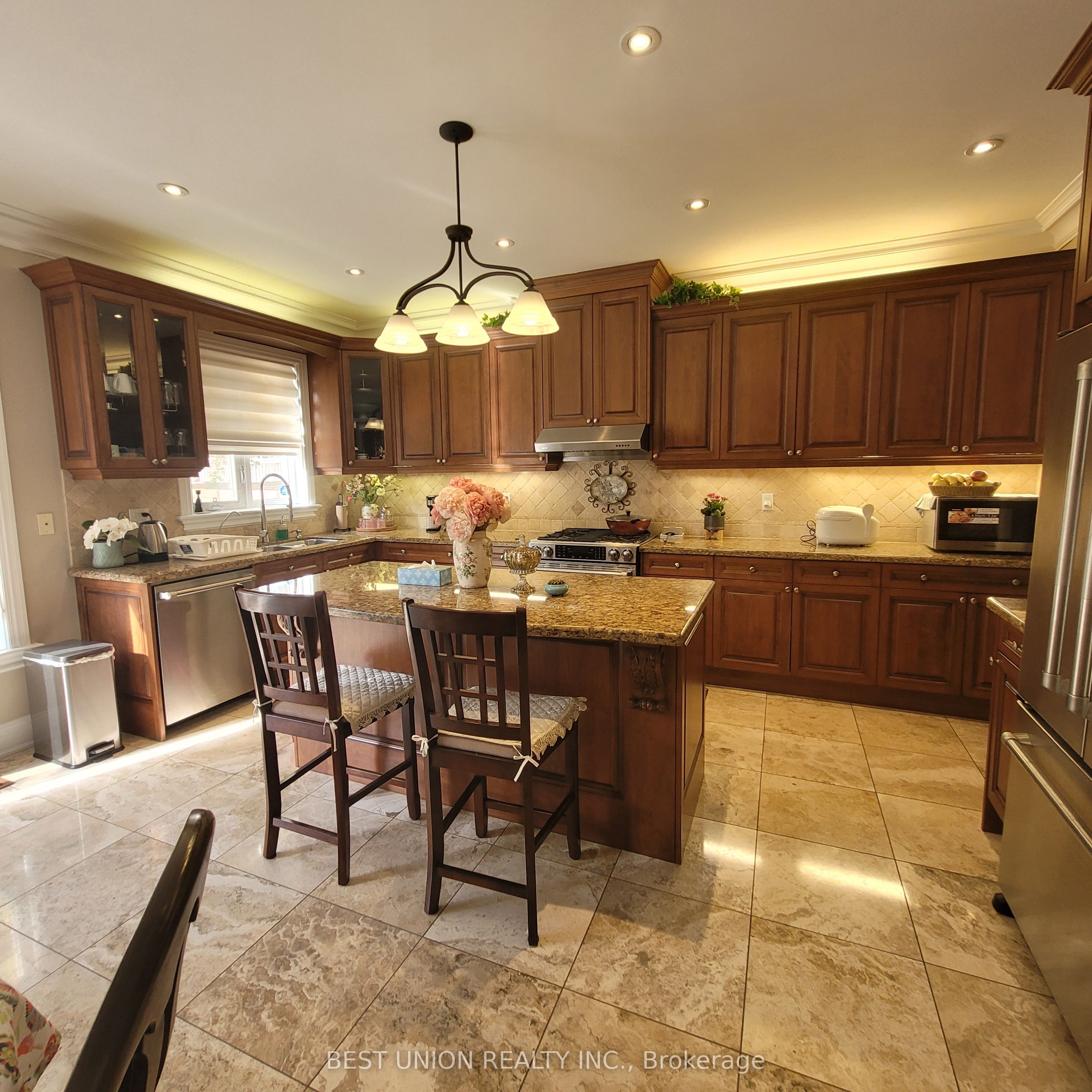 110 Bond Crescent BedRoom #2, Richmond Hill, ON L4E 3L1 photo 2