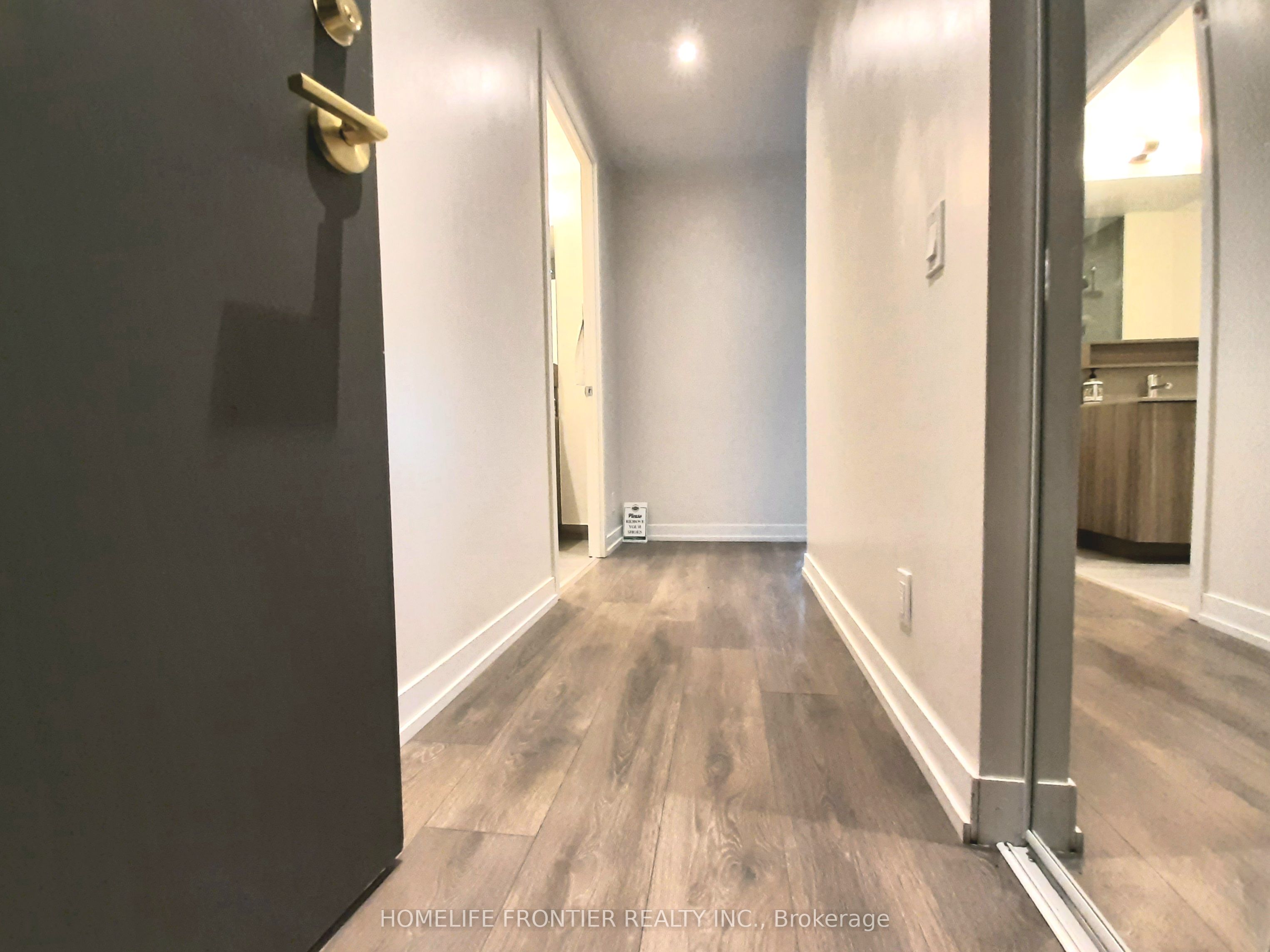 898 Portage Parkway 5906, Vaughan, ON L4K 0J6 photo 3