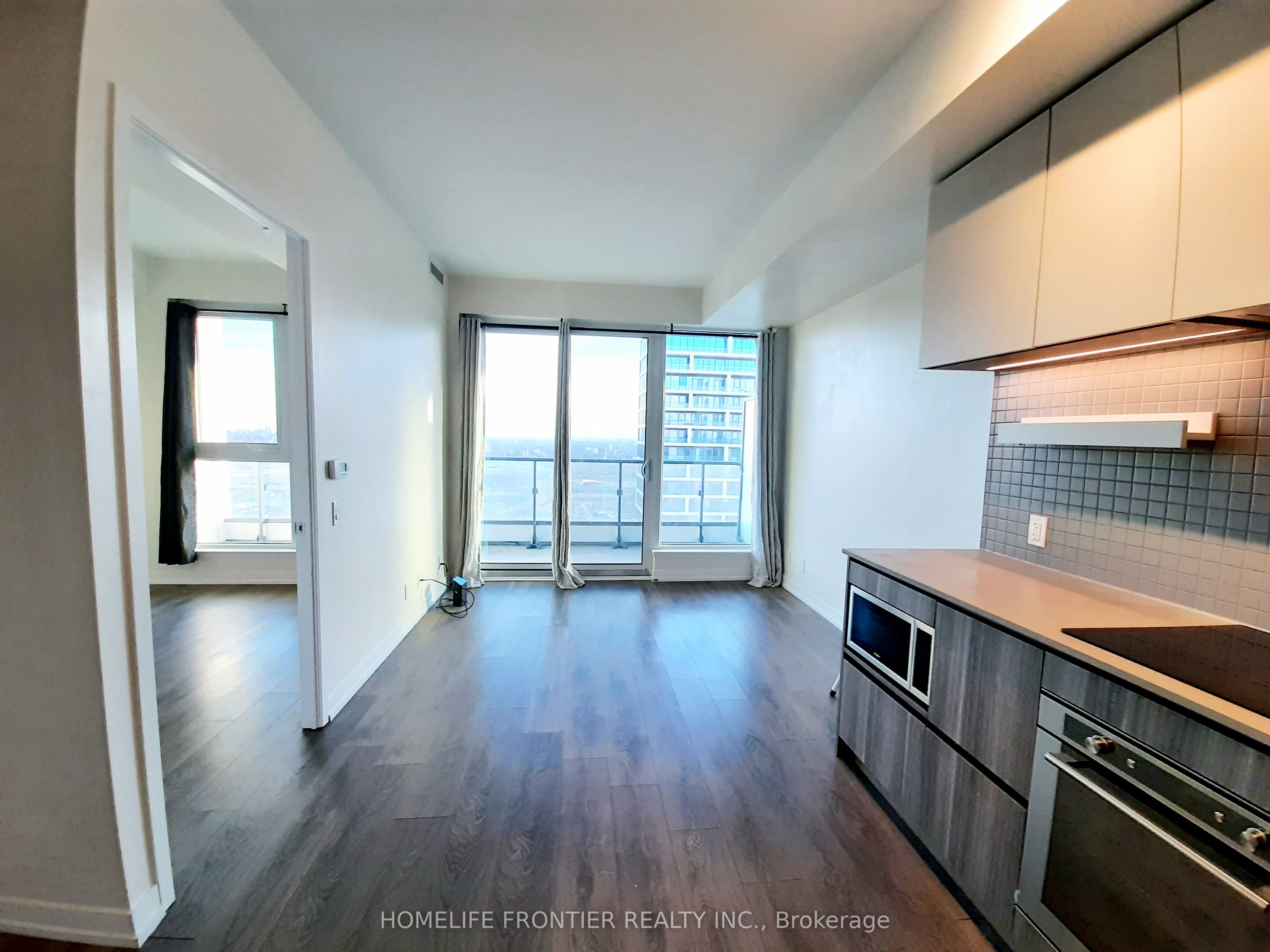 898 Portage Parkway 5906, Vaughan, ON L4K 0J6 photo 4