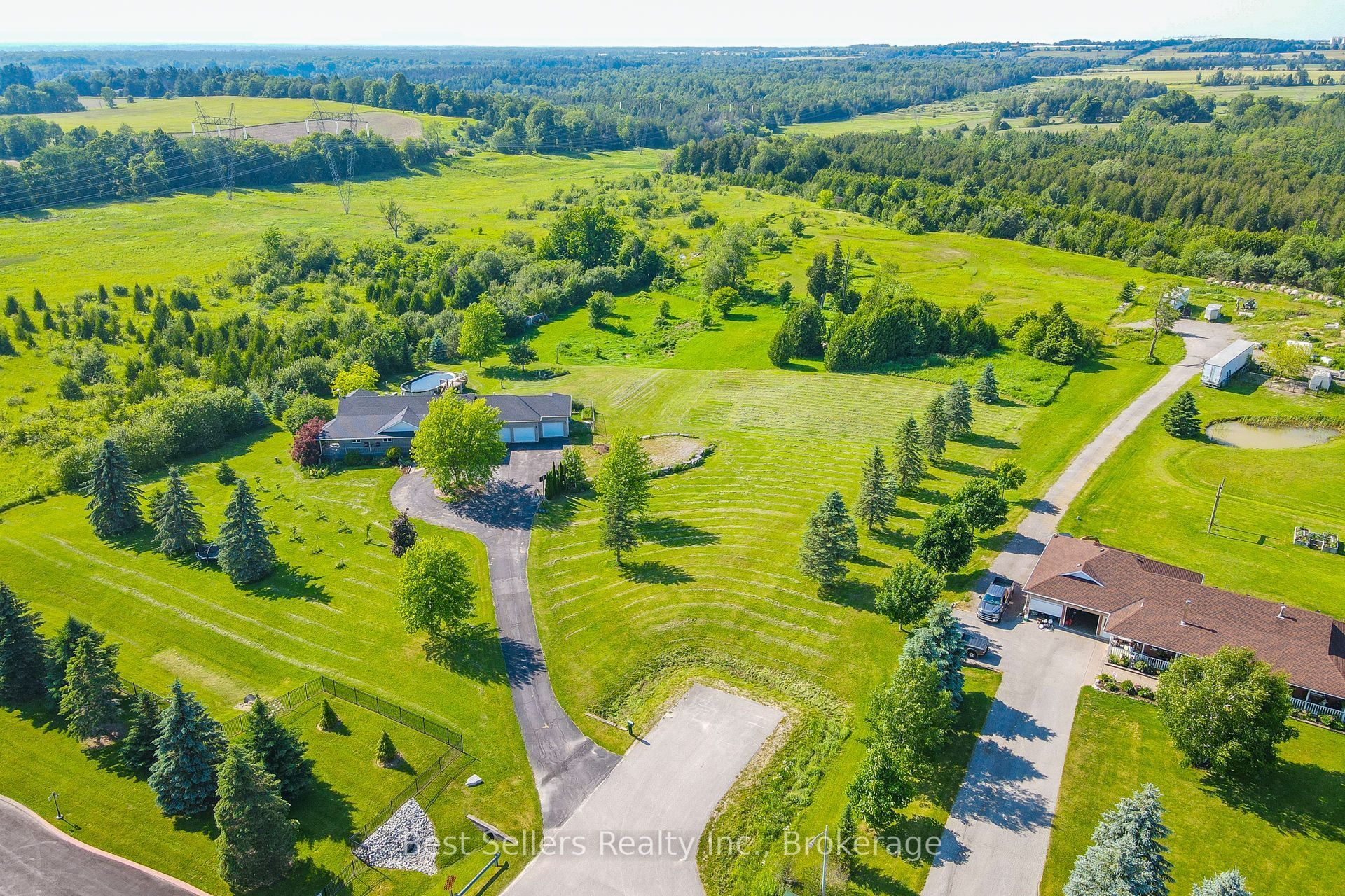 14 Pioneer Ridge Court, Essa, ON L0L 1N0 photo 3