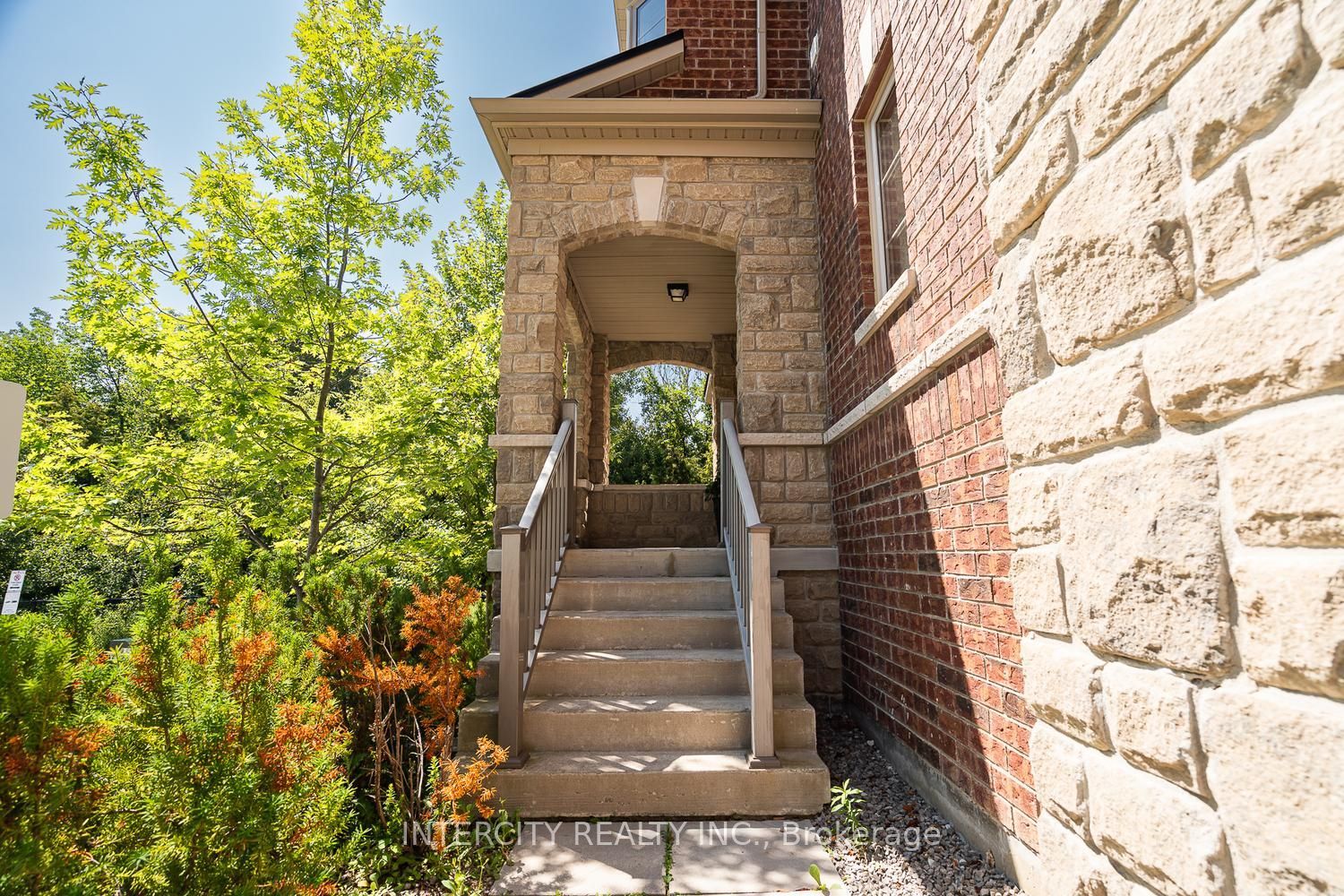 1331 Major Mackenzie Drive W 116, Vaughan, ON L6A 4W4 photo 2