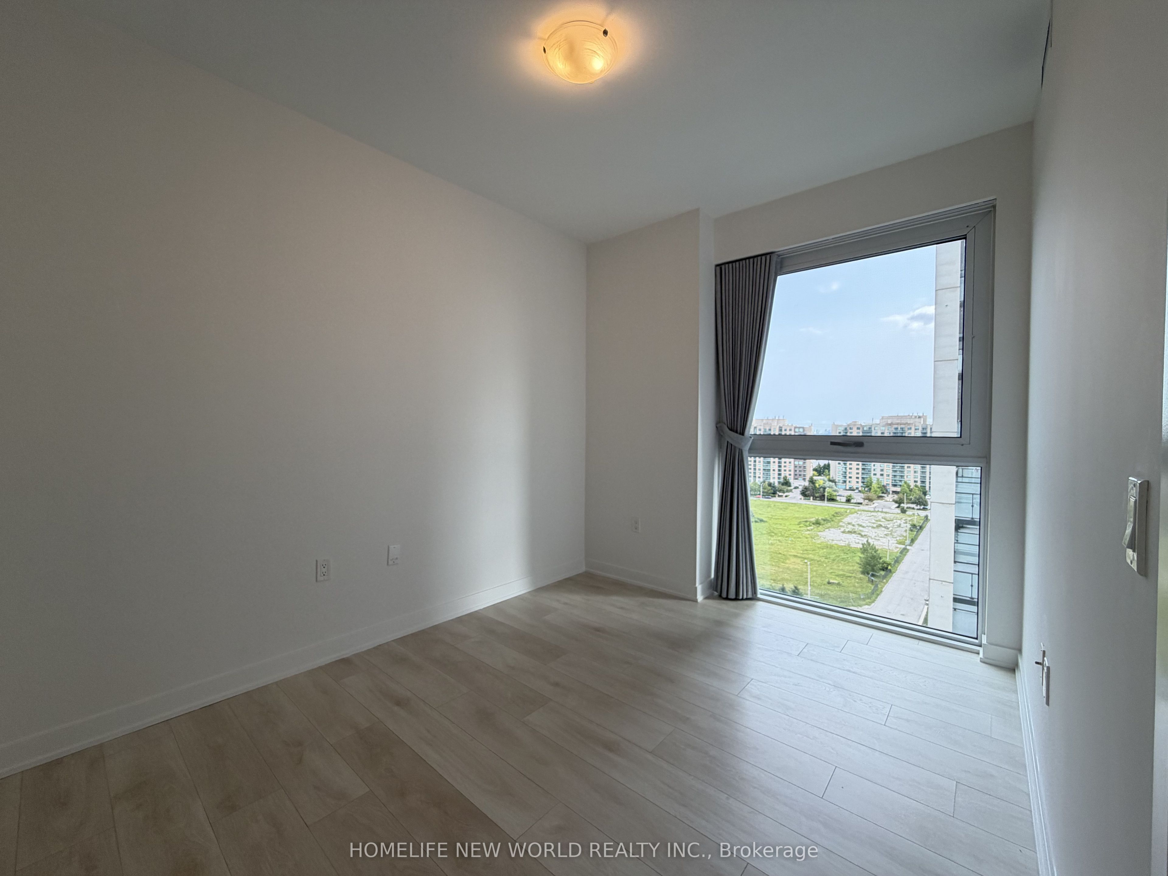 75 Oneida Crescent 1210, Richmond Hill, ON L4B 0H3 photo 4