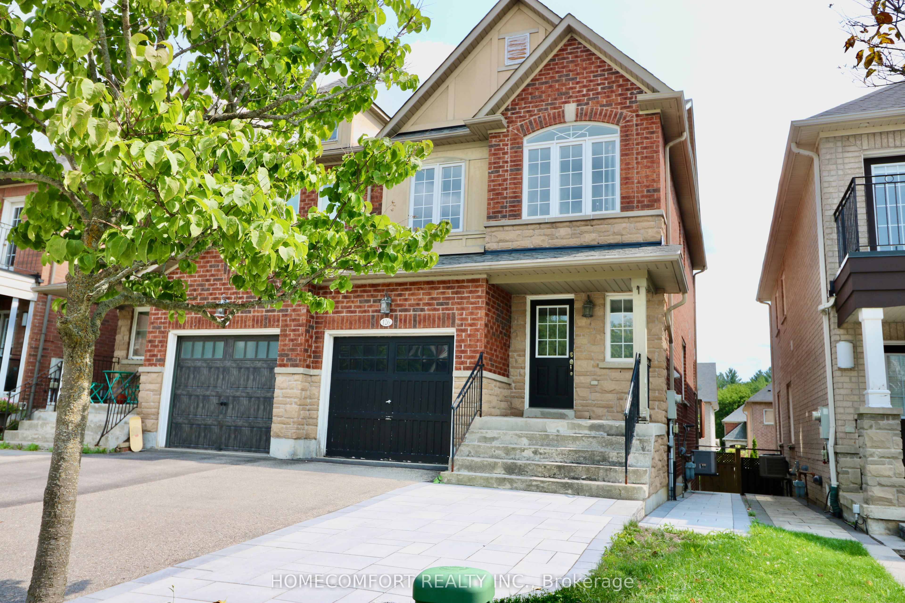 126 Gamble Glen Crescent Lower, Richmond Hill, ON L4S 2T3 photo 2