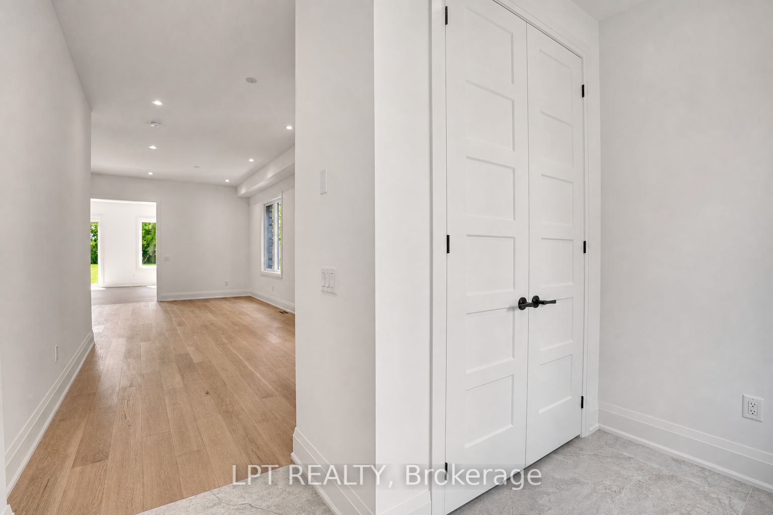 3 Richmond Park Drive, Georgina, ON L4P 0H2 photo 5