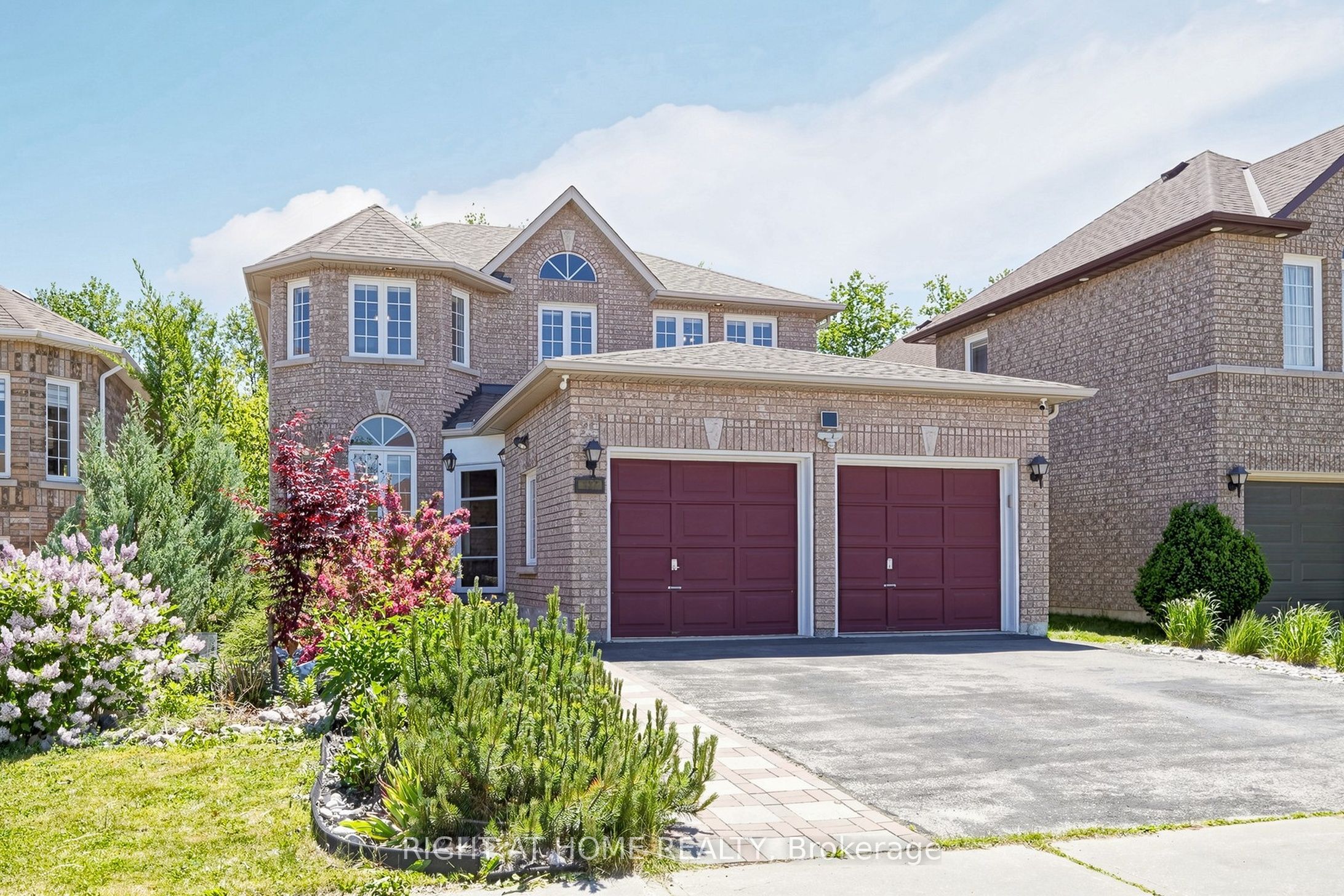 127 Humberland Drive, Richmond Hill, ON L4E 3Y7