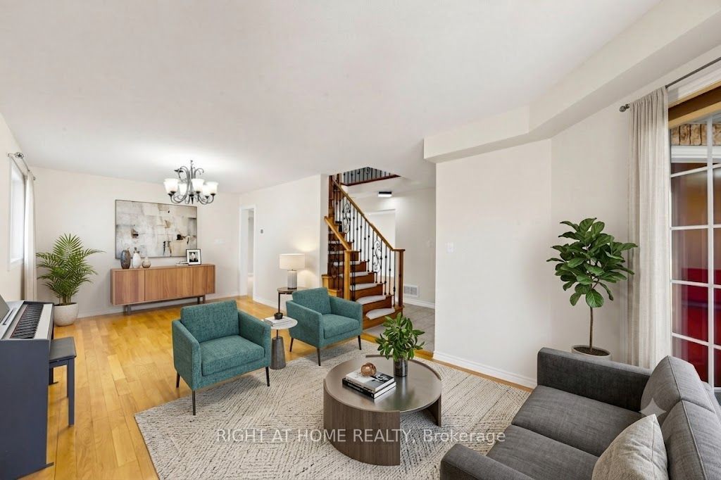 127 Humberland Drive, Richmond Hill, ON L4E 3Y7 photo 4