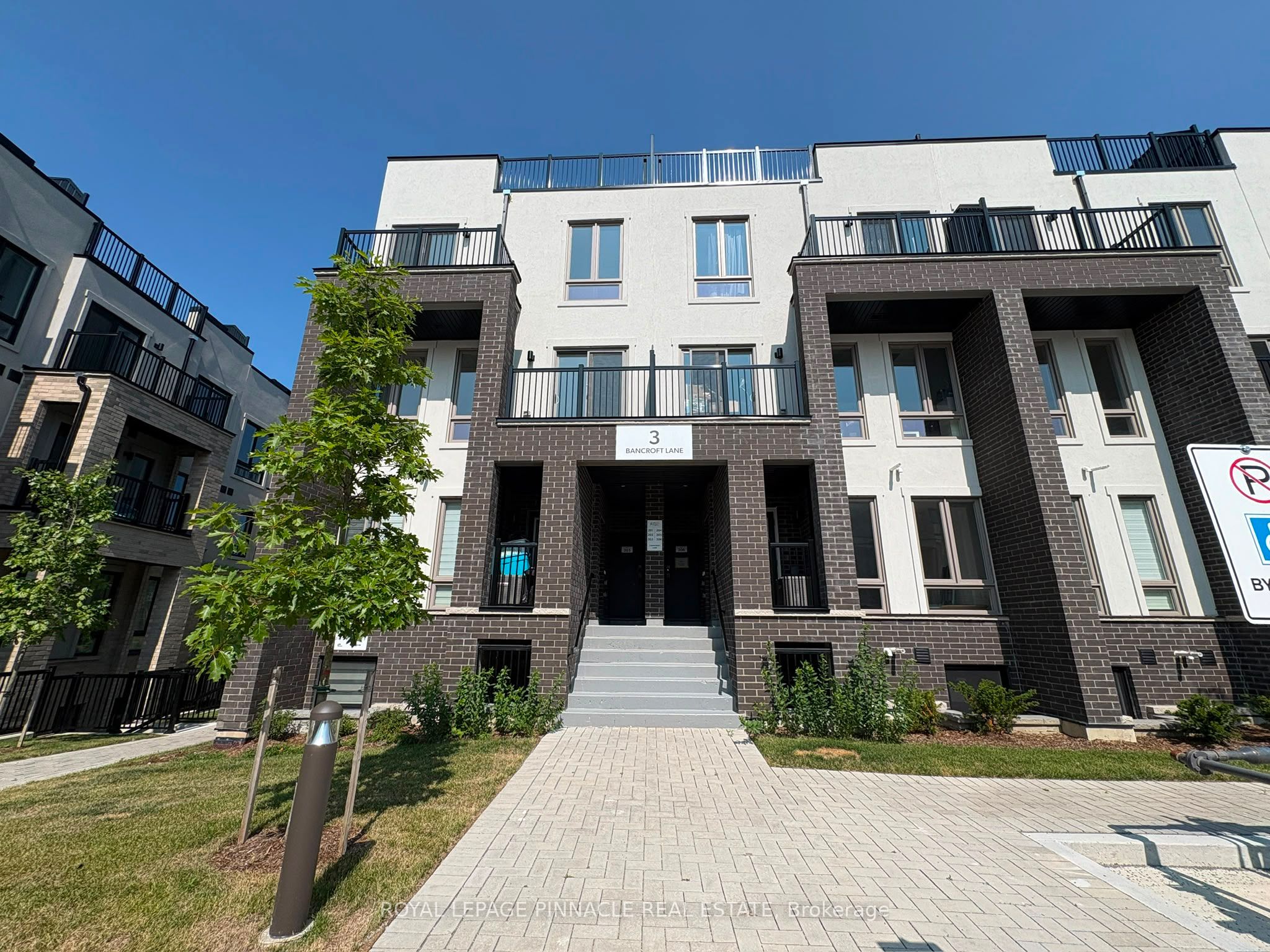 3 Bancroft Lane 202, Richmond Hill, ON L4E 1M1