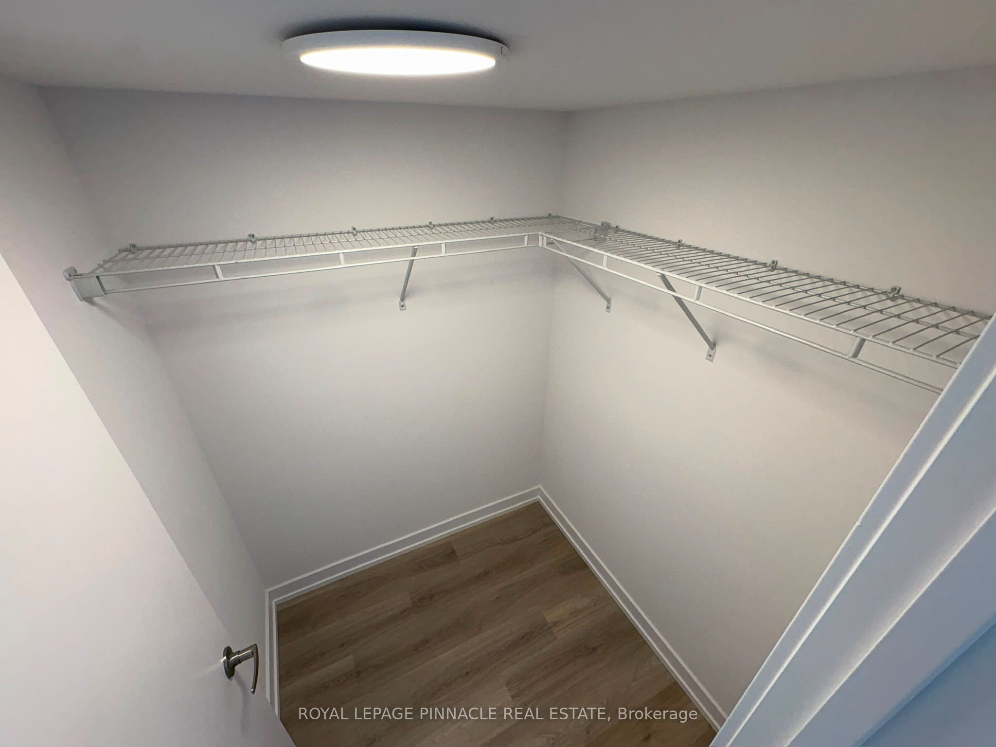 3 Bancroft Lane 202, Richmond Hill, ON L4E 1M1 photo 3