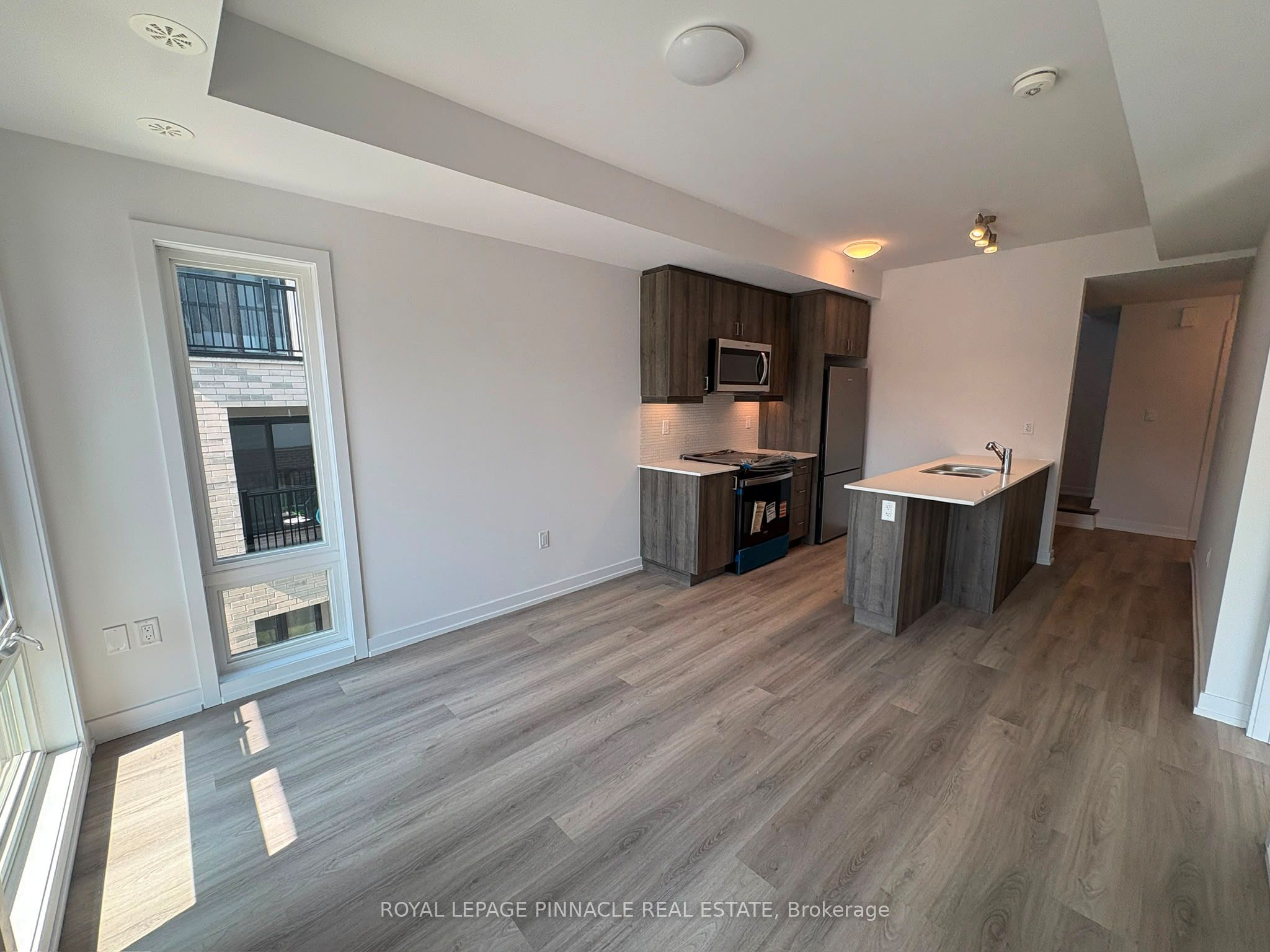 3 Bancroft Lane 202, Richmond Hill, ON L4E 1M1 photo 5