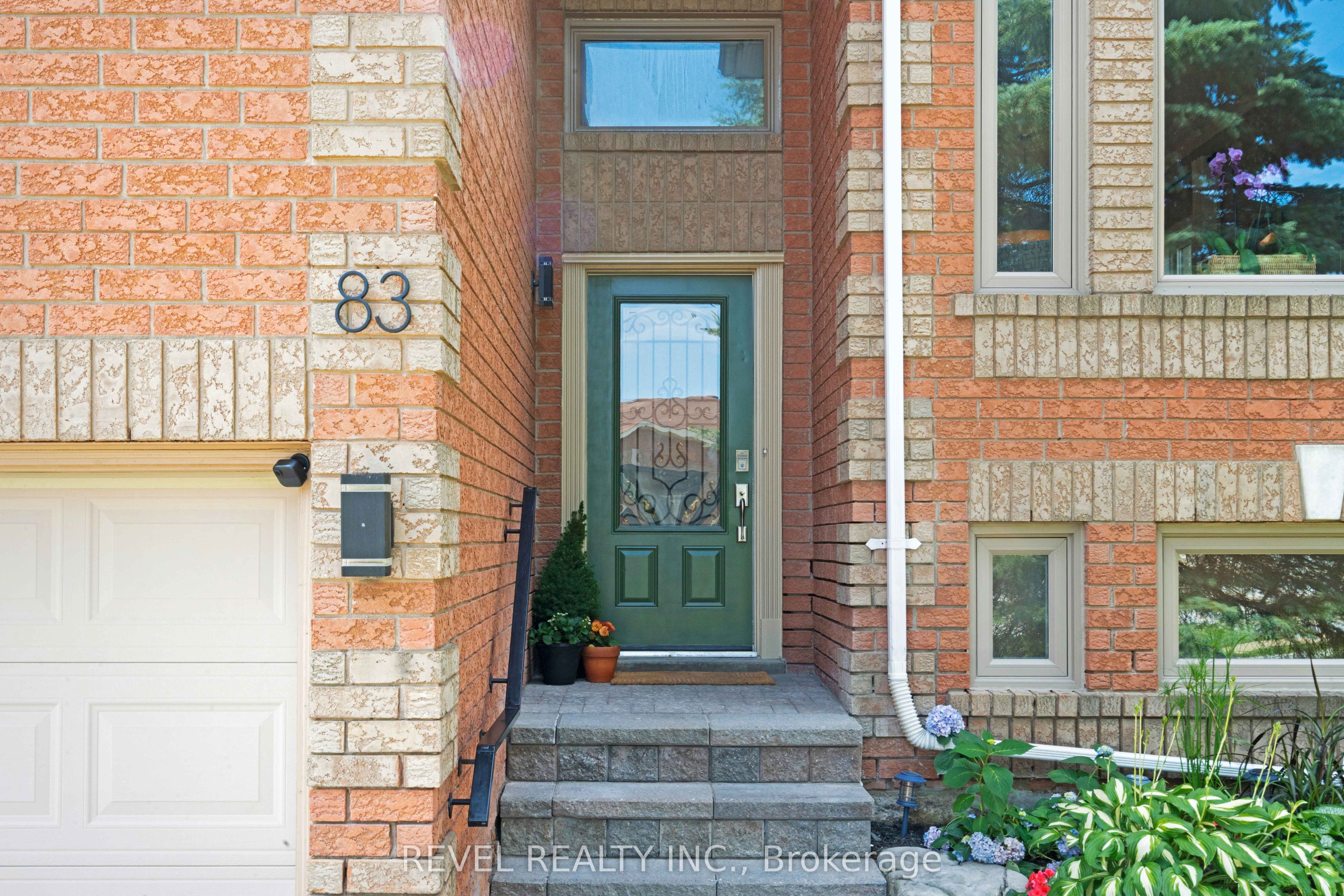 83 Depeuter Crescent, Bradford West Gwillimbury, ON L3Z 3A2 photo 2