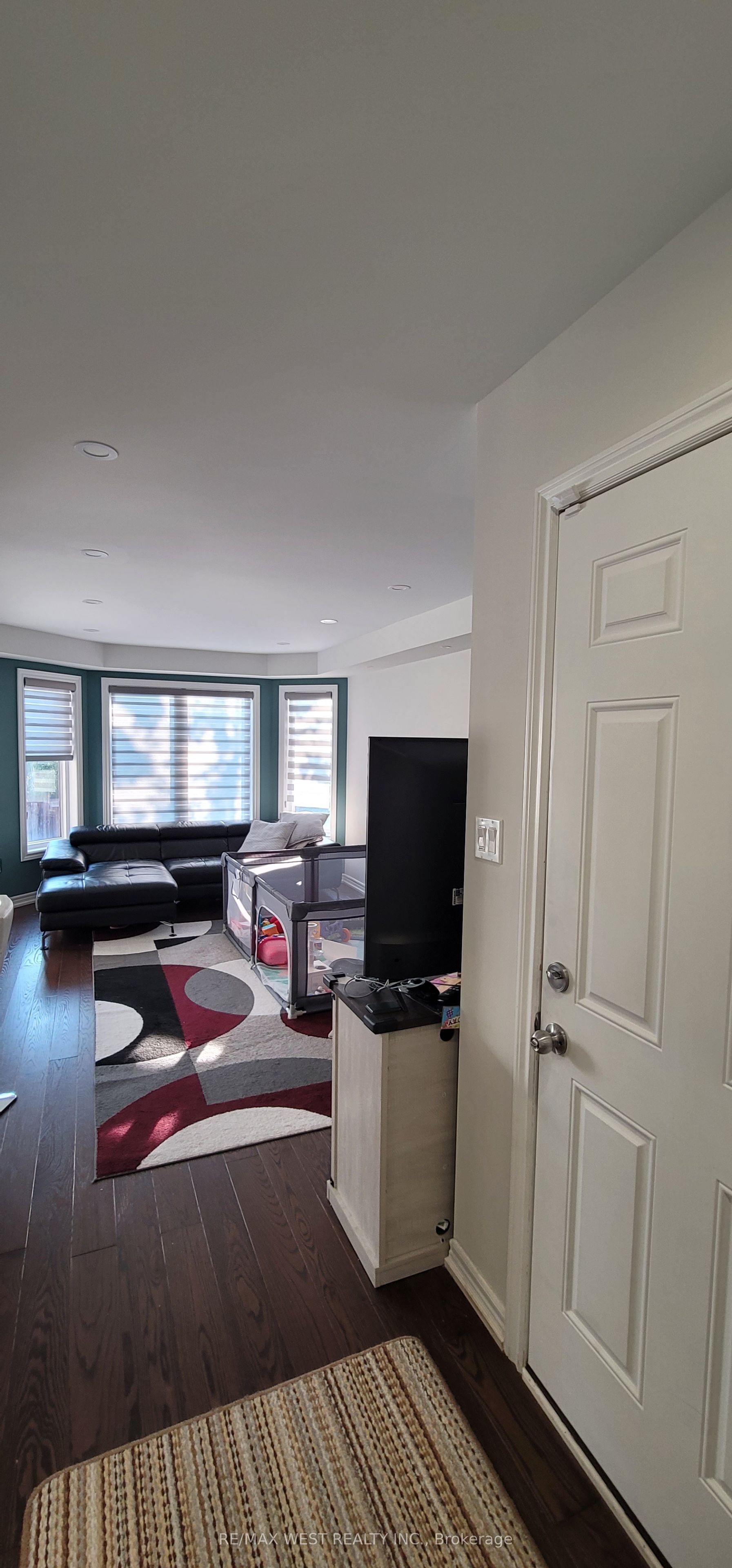 20 Winisk Street, Richmond Hill, ON L4E 0L5 photo 3