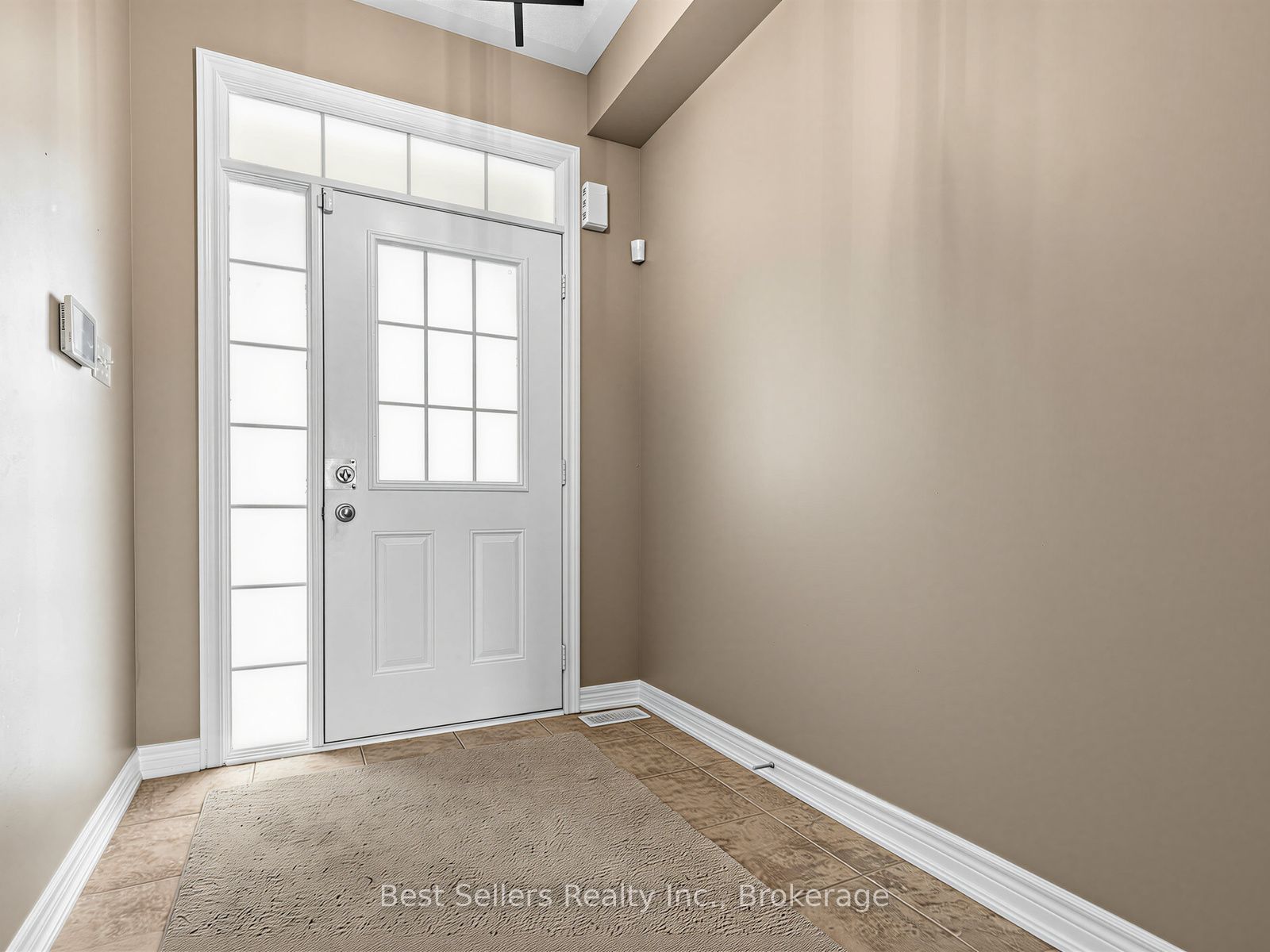 15 Vipond Way, Bradford West Gwillimbury, ON L3Z 0G8 photo 2