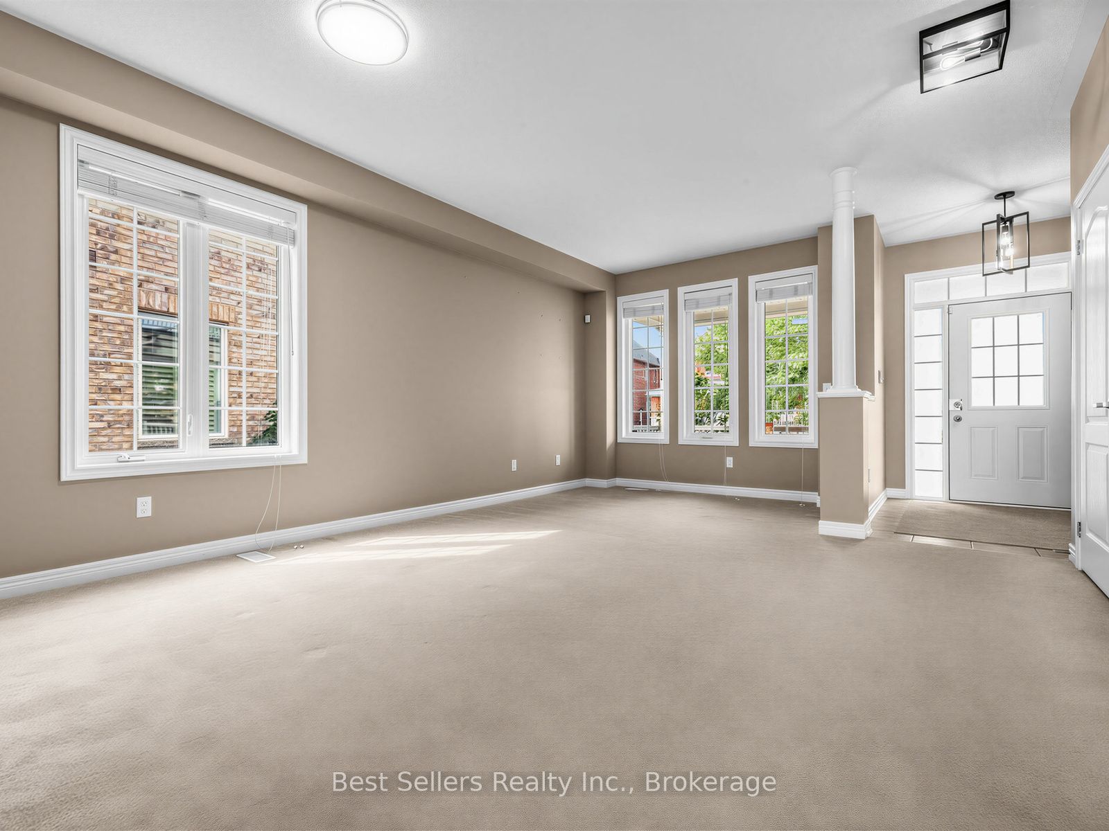15 Vipond Way, Bradford West Gwillimbury, ON L3Z 0G8 photo 3