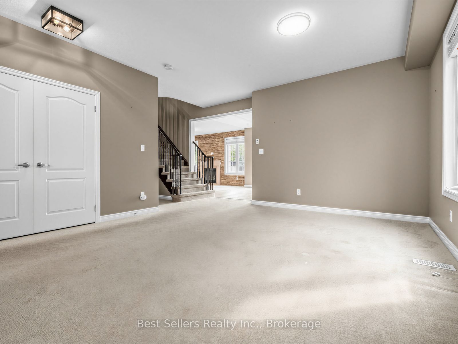 15 Vipond Way, Bradford West Gwillimbury, ON L3Z 0G8 photo 4