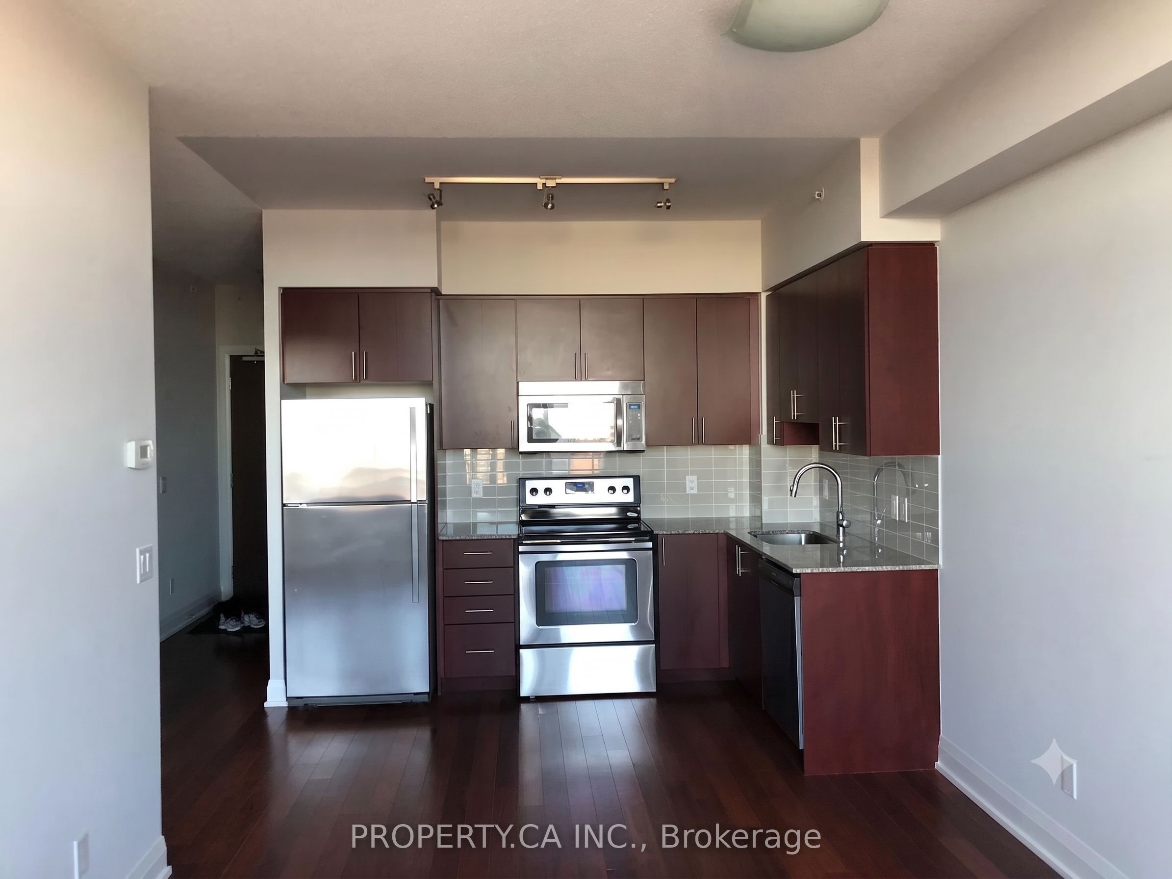 85 North Park Road 807, Vaughan, ON L4J 0H8 photo 5