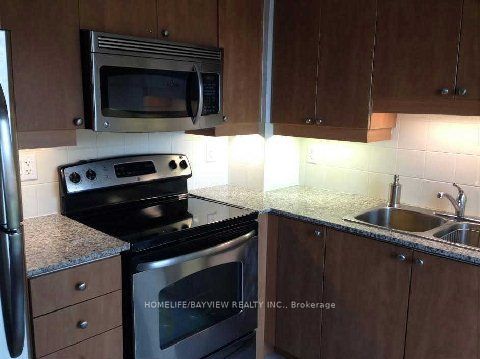 185 oneida Crescent 913, Richmond Hill, ON L4B 0B1 photo 3