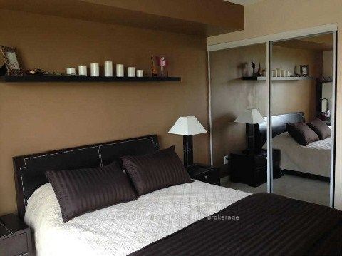 185 oneida Crescent 913, Richmond Hill, ON L4B 0B1 photo 4