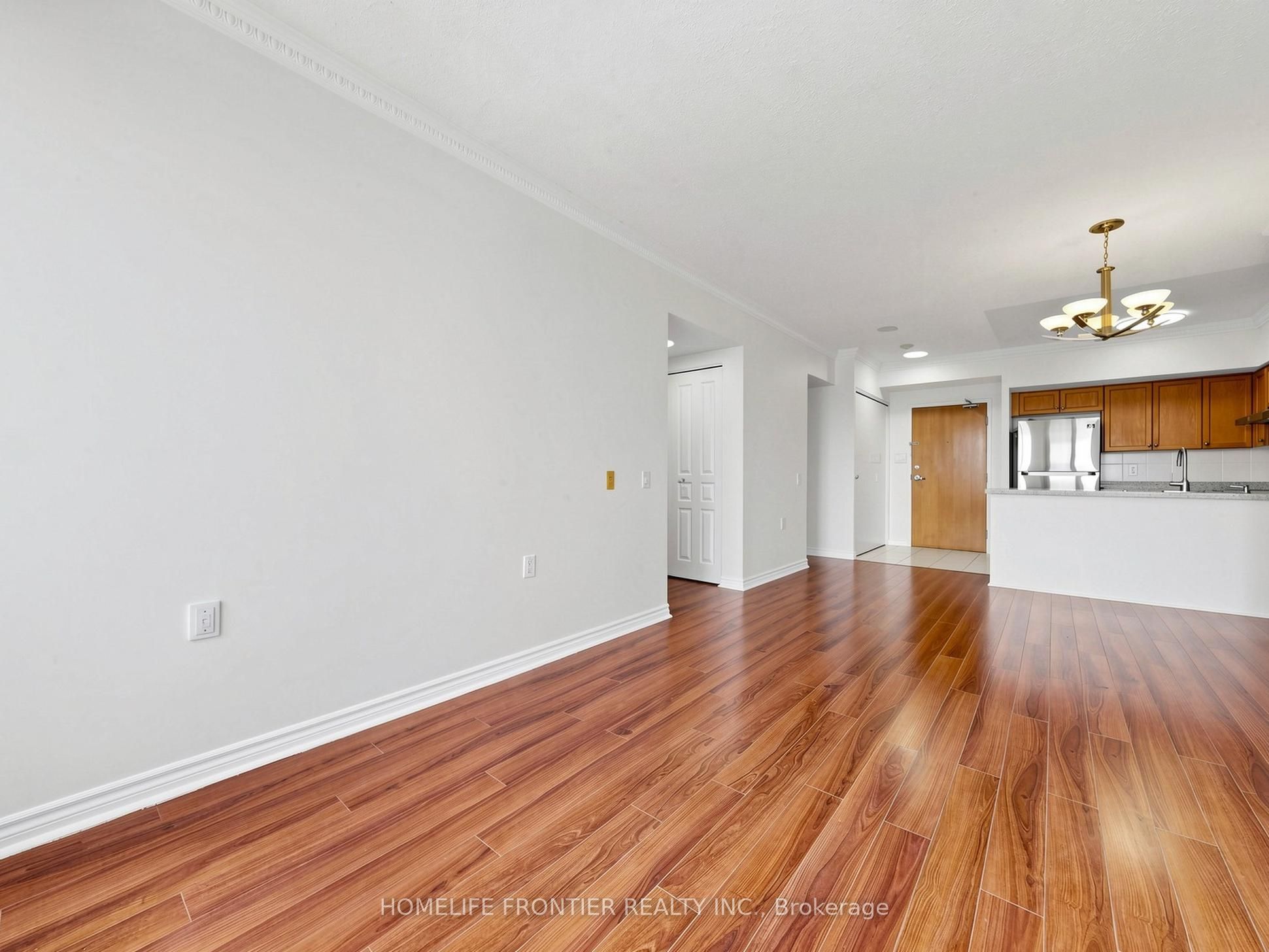 9017 Leslie Street LPH117, Richmond Hill, ON L4B 4R8 photo 3
