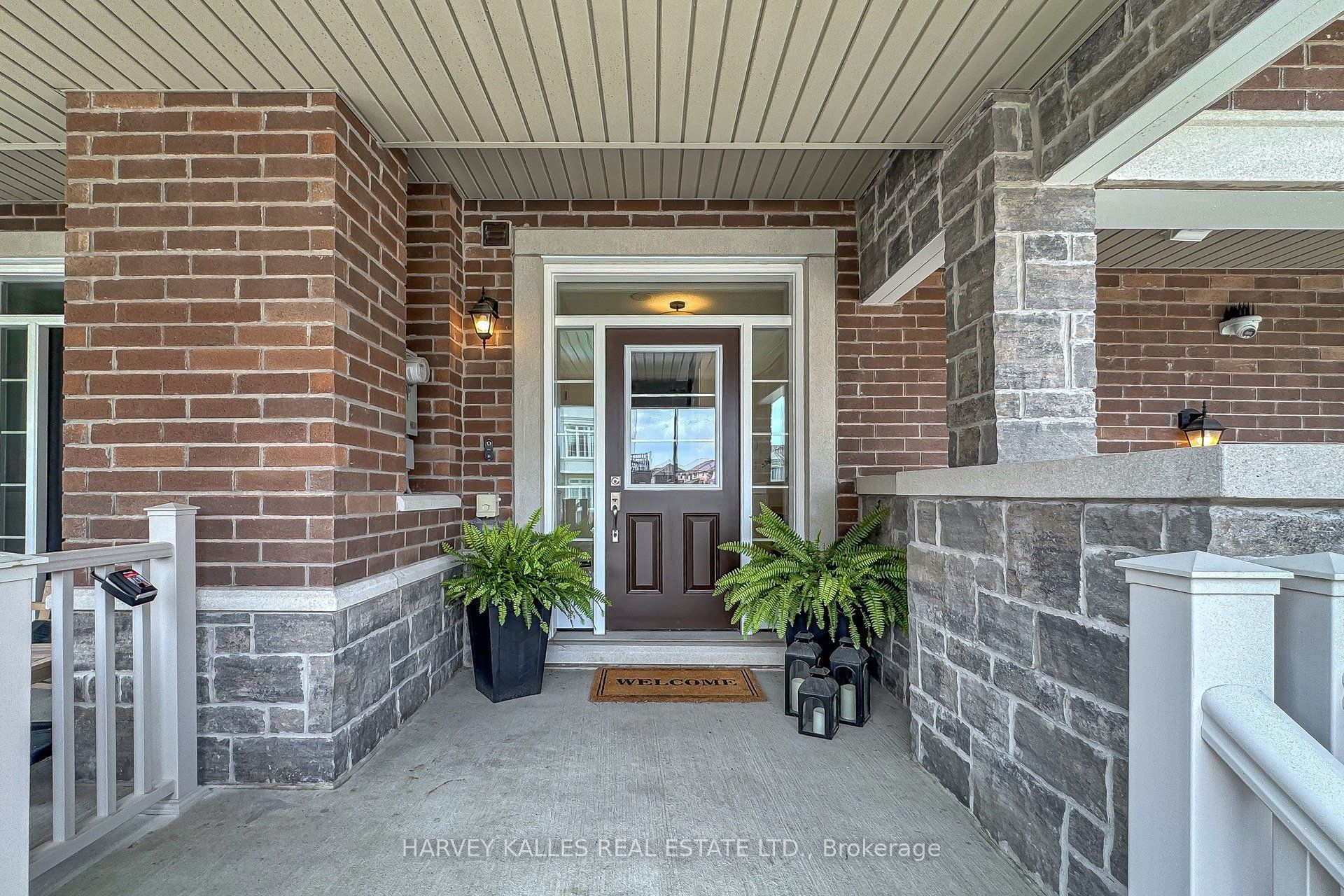 32 Mel Irving Drive, Bradford West Gwillimbury, ON L3Z 4P1 photo 3