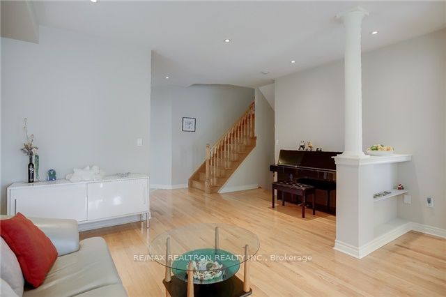 15 Dragonfly Avenue, Richmond Hill, ON L4S 2V2 photo 5