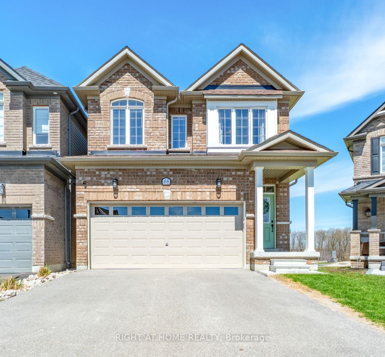 68 Wood Crescent, Essa, ON L3W 0M5
