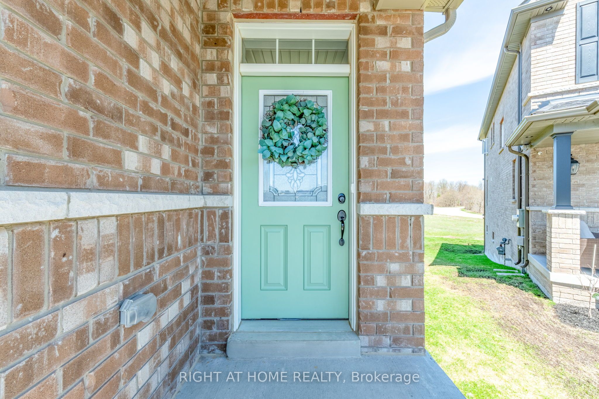 68 Wood Crescent, Essa, ON L3W 0M5 photo 5