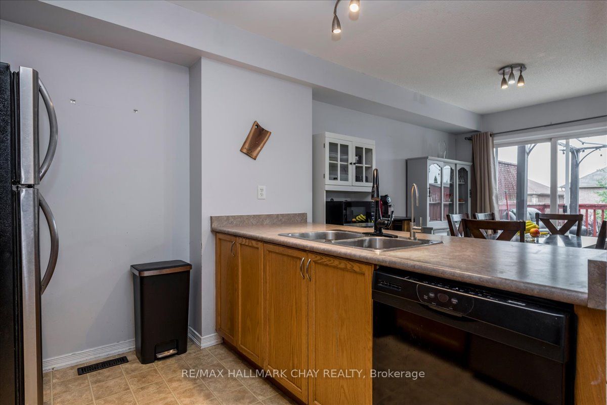 2194 Batters Loop, Innisfil, ON L9S 0C8 photo 5