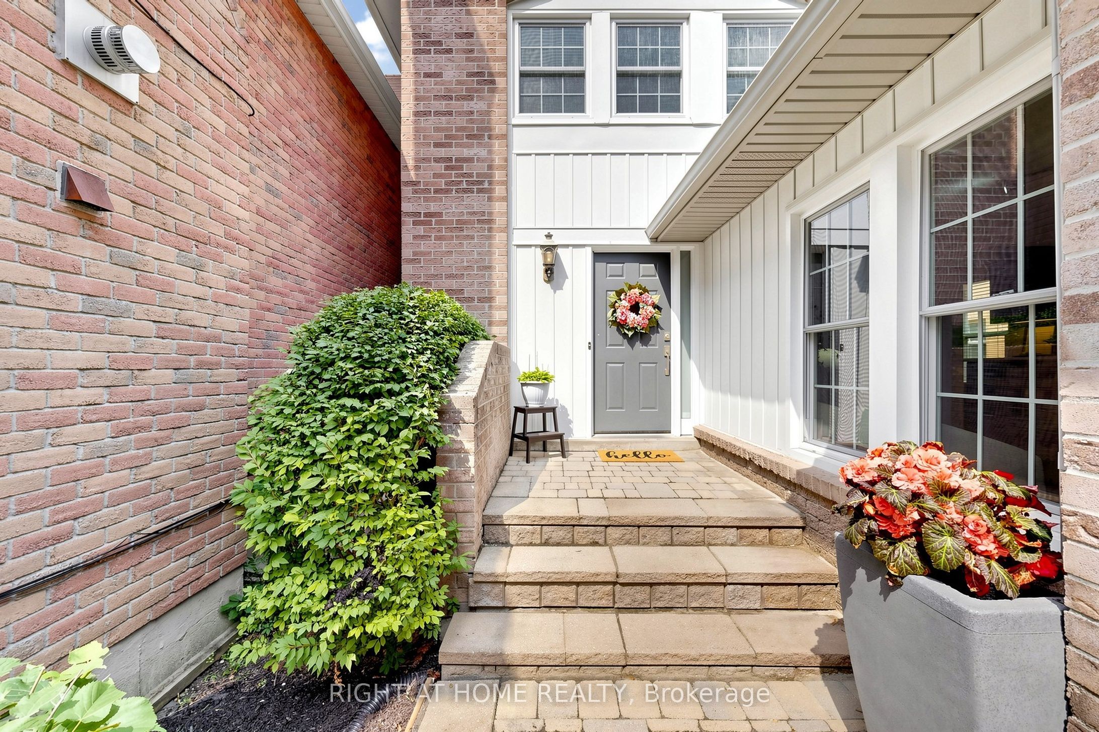 16 Rosemead Close, Markham, ON L3R 3Z3 photo 2
