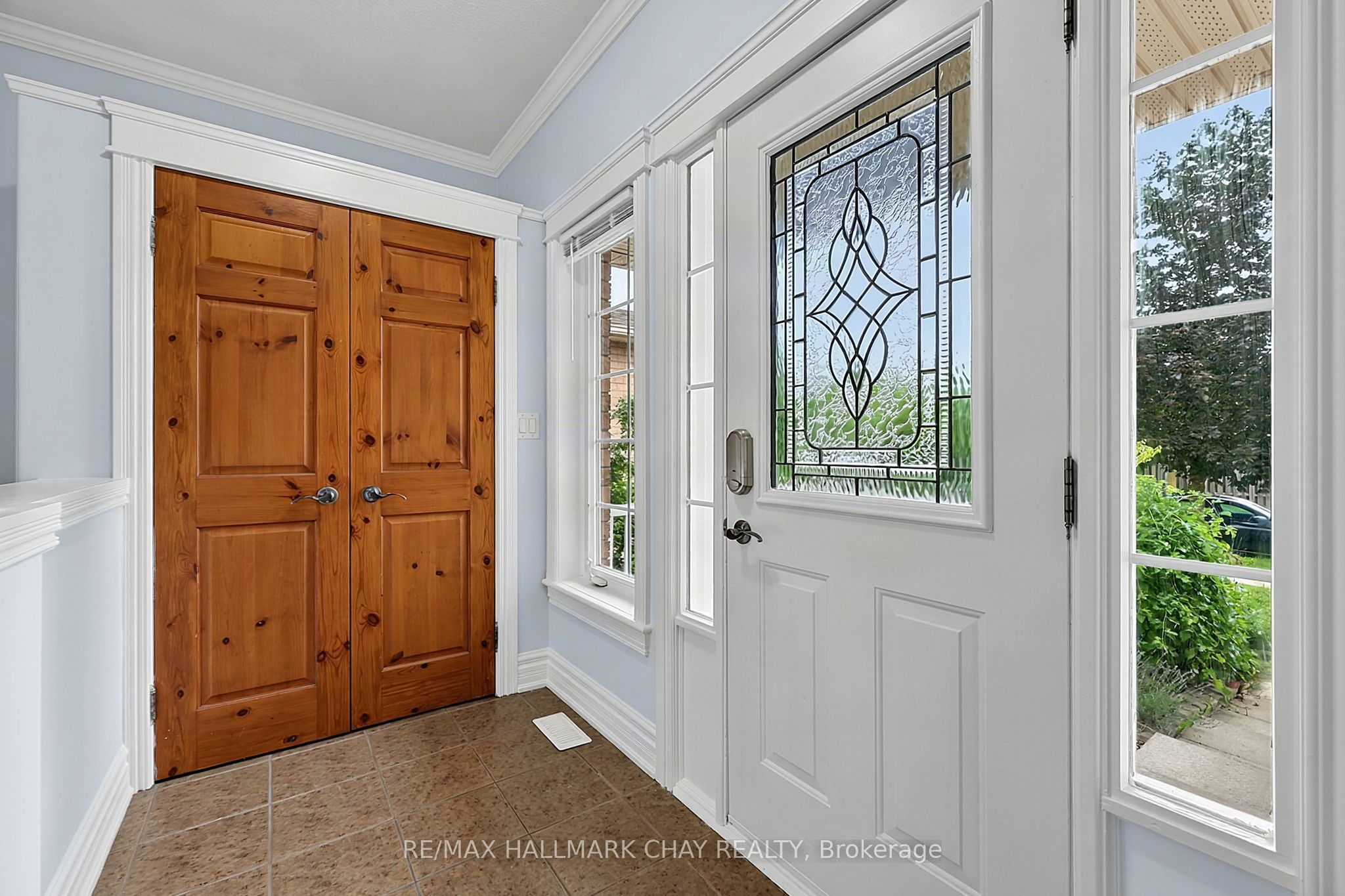 2040 Celeste Street #MAIN, Innisfil, ON L9S 4Z2 photo 2