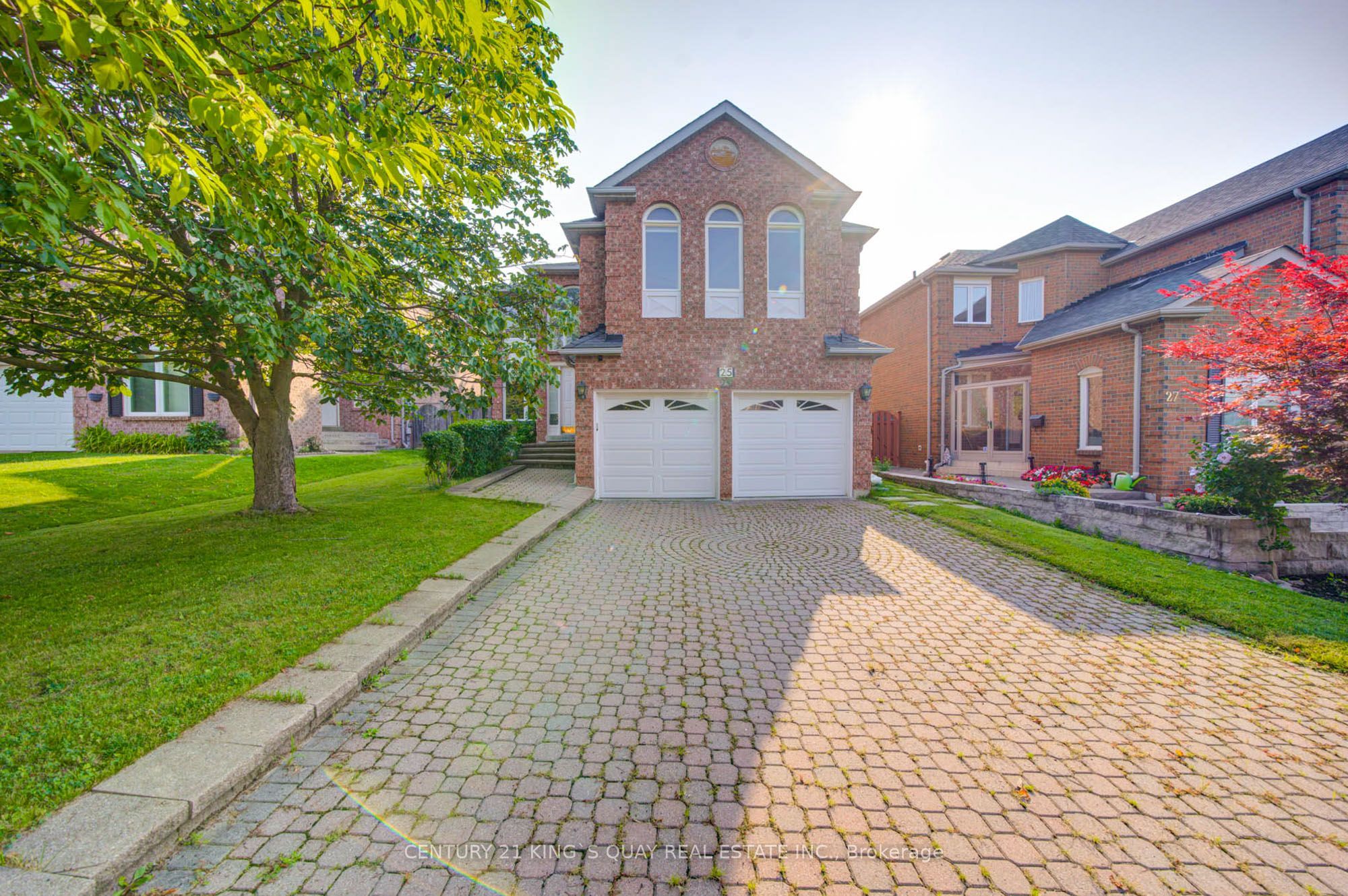 25 Westmoreland Court, Markham, ON L3R 8L9 photo 2