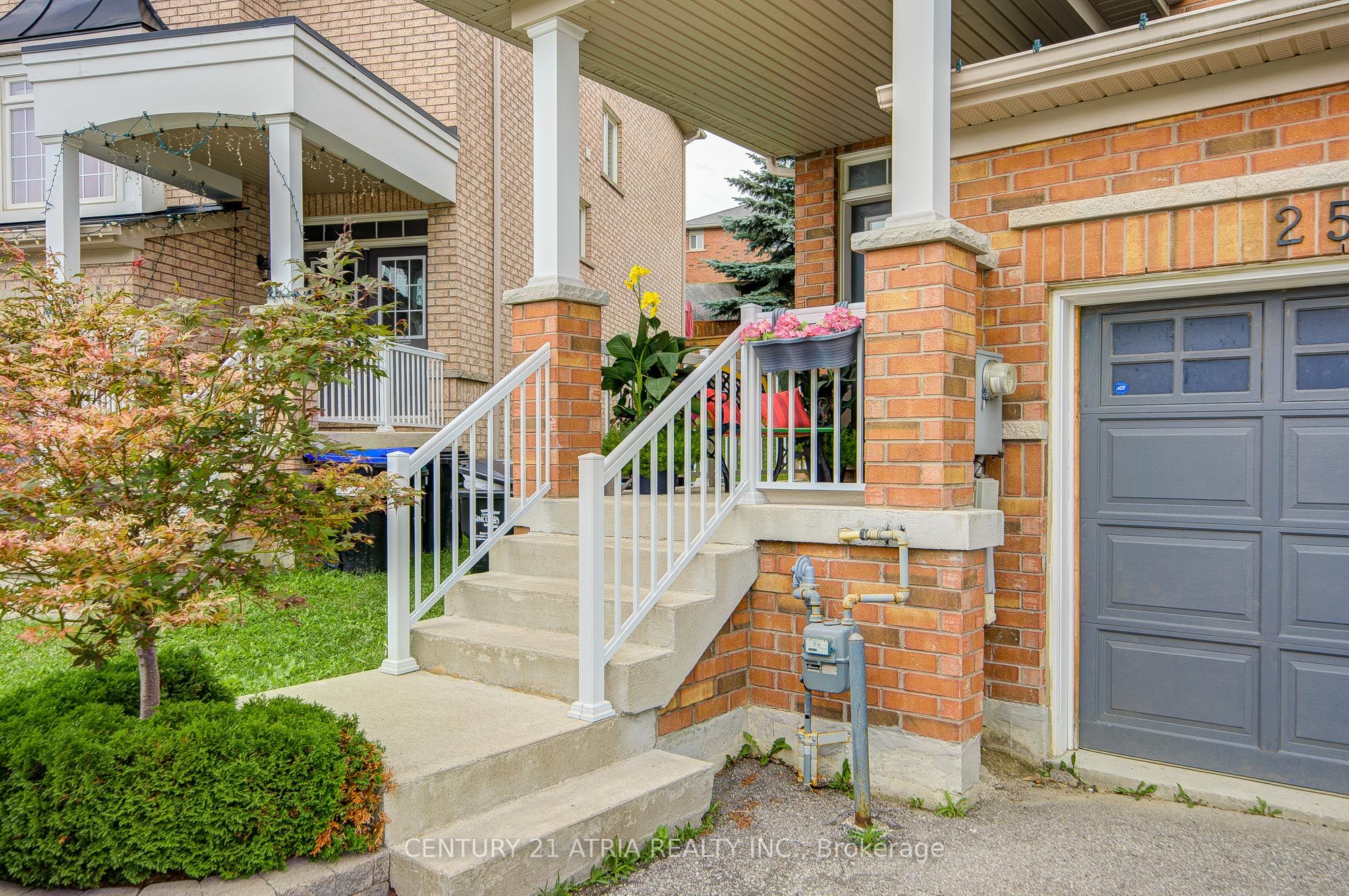 25 Matthewson Avenue, Bradford West Gwillimbury, ON L3Z 0P3 photo 4