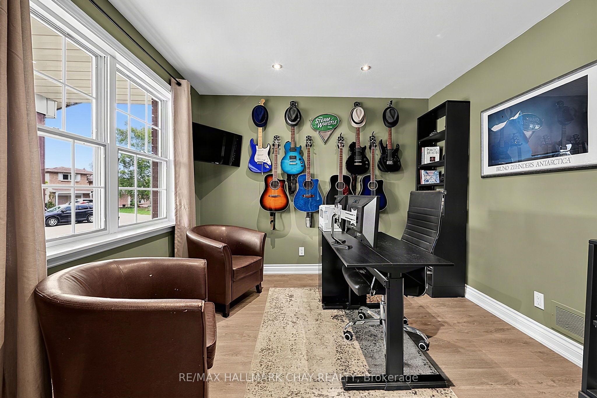 334 Parkwood Avenue, Bradford West Gwillimbury, ON L3Z 2E4 photo 4
