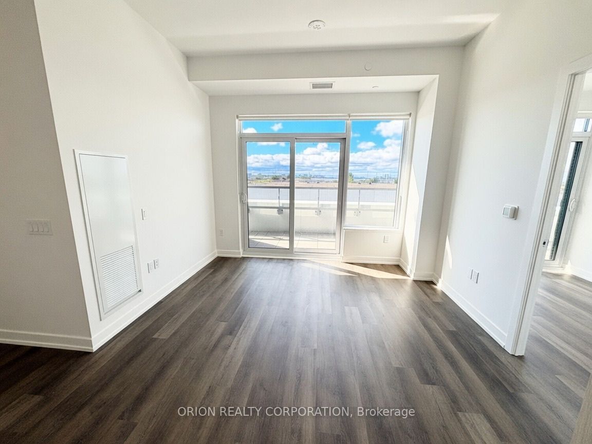 21 Meadowdale Road 302, Vaughan, ON L4K 0H6