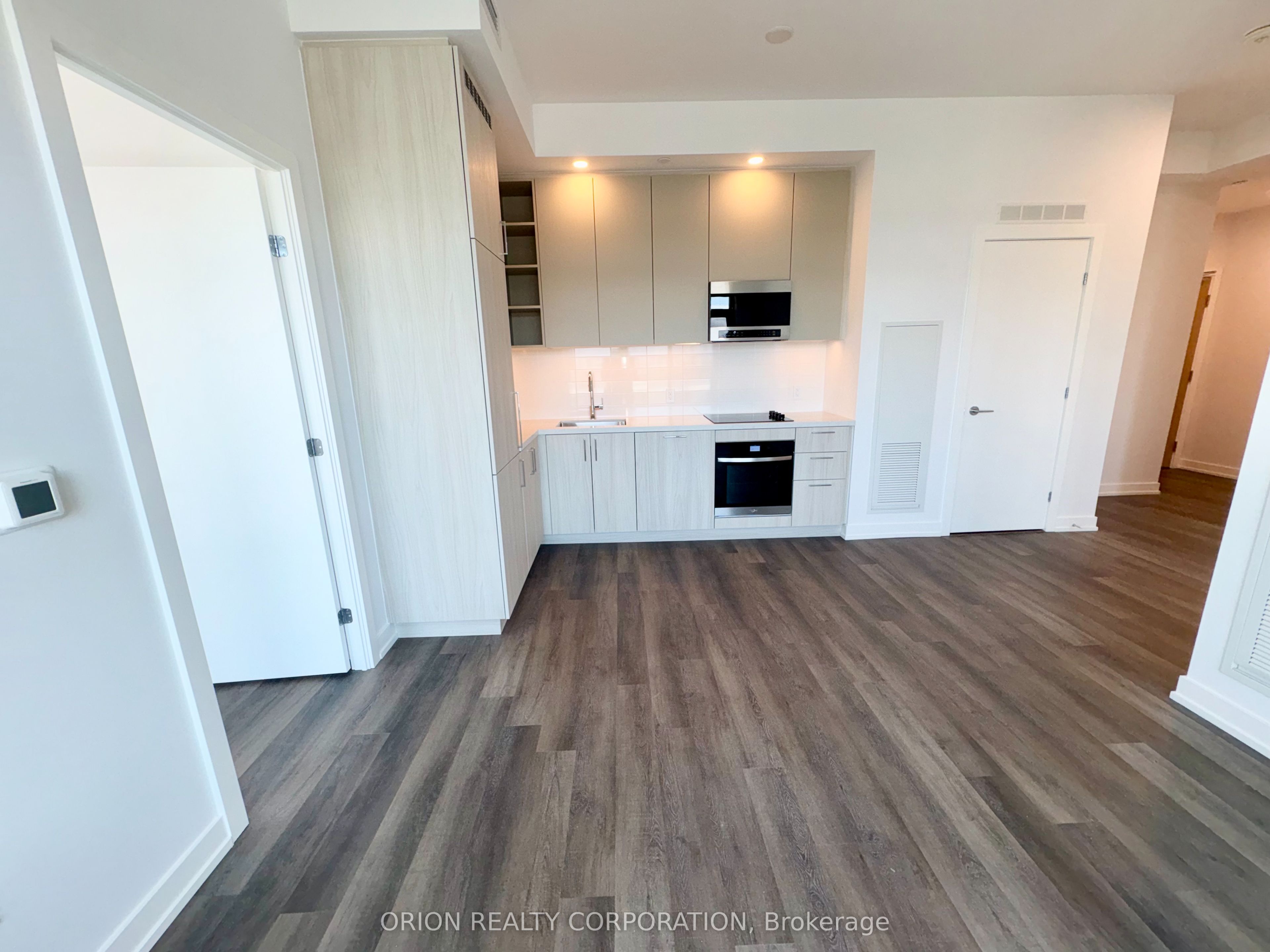21 Meadowdale Road 302, Vaughan, ON L4K 0H6 photo 3