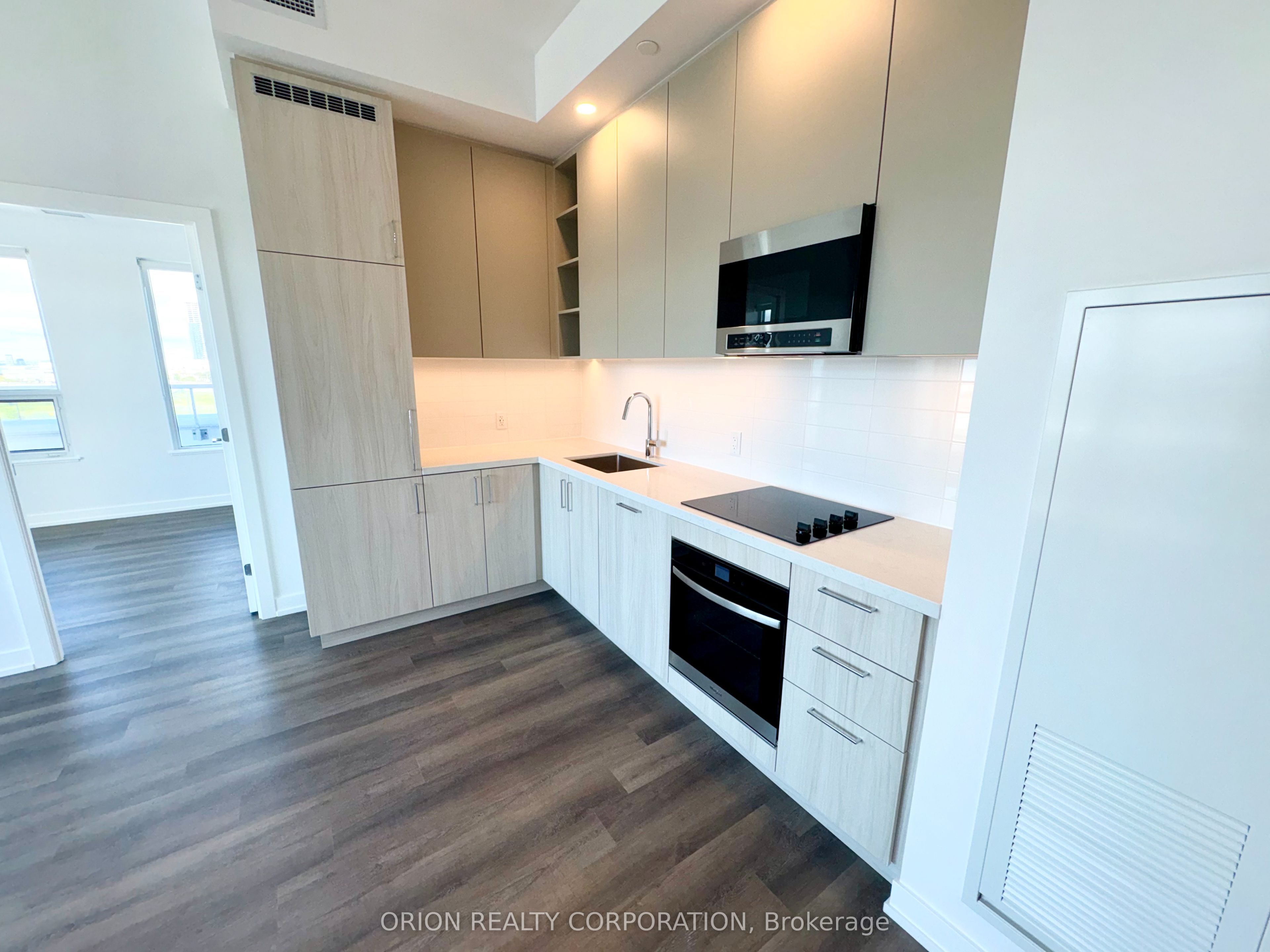 21 Meadowdale Road 302, Vaughan, ON L4K 0H6 photo 4