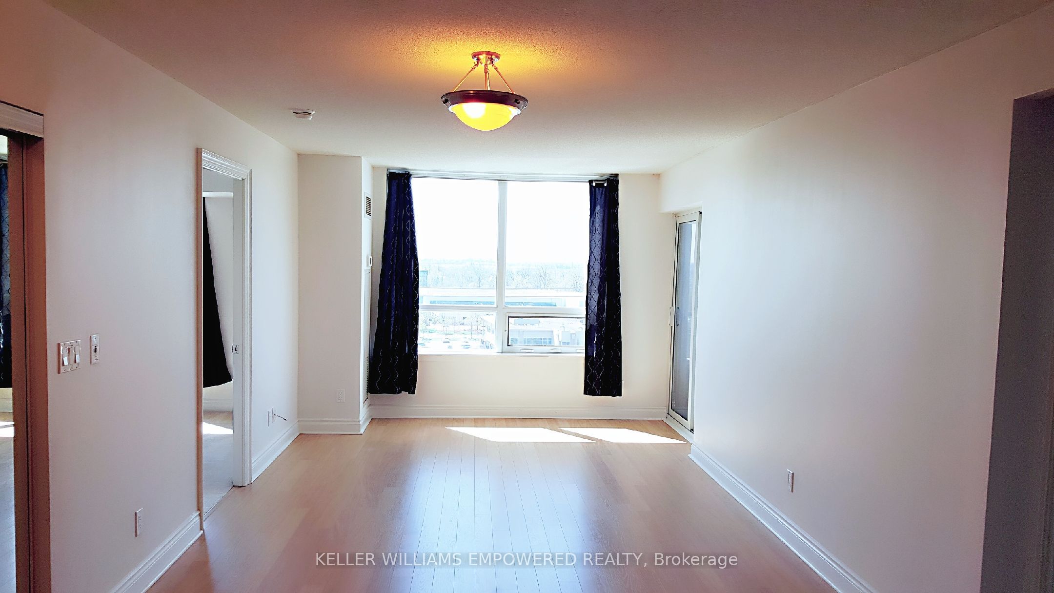 23 Cox Boulevard 872, Markham, ON L3R 7Z9 photo 3