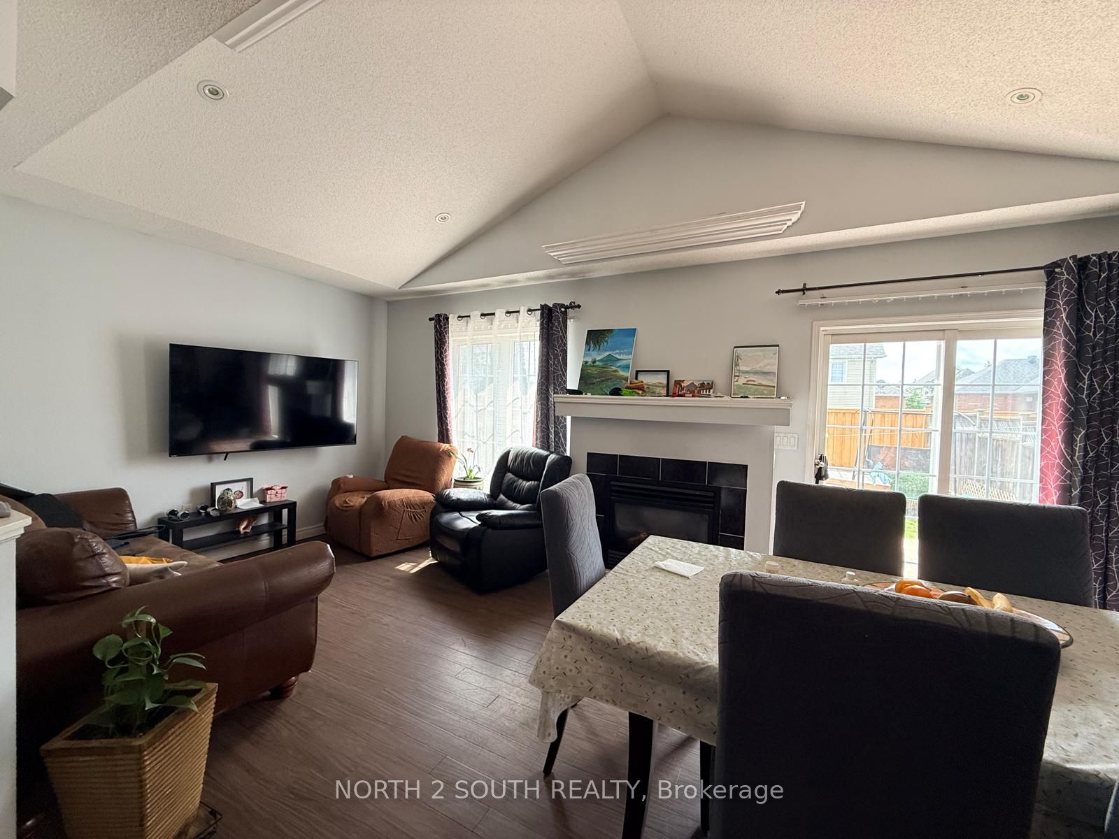 1133 Kell Street, Innisfil, ON L9S 4W4 photo 5