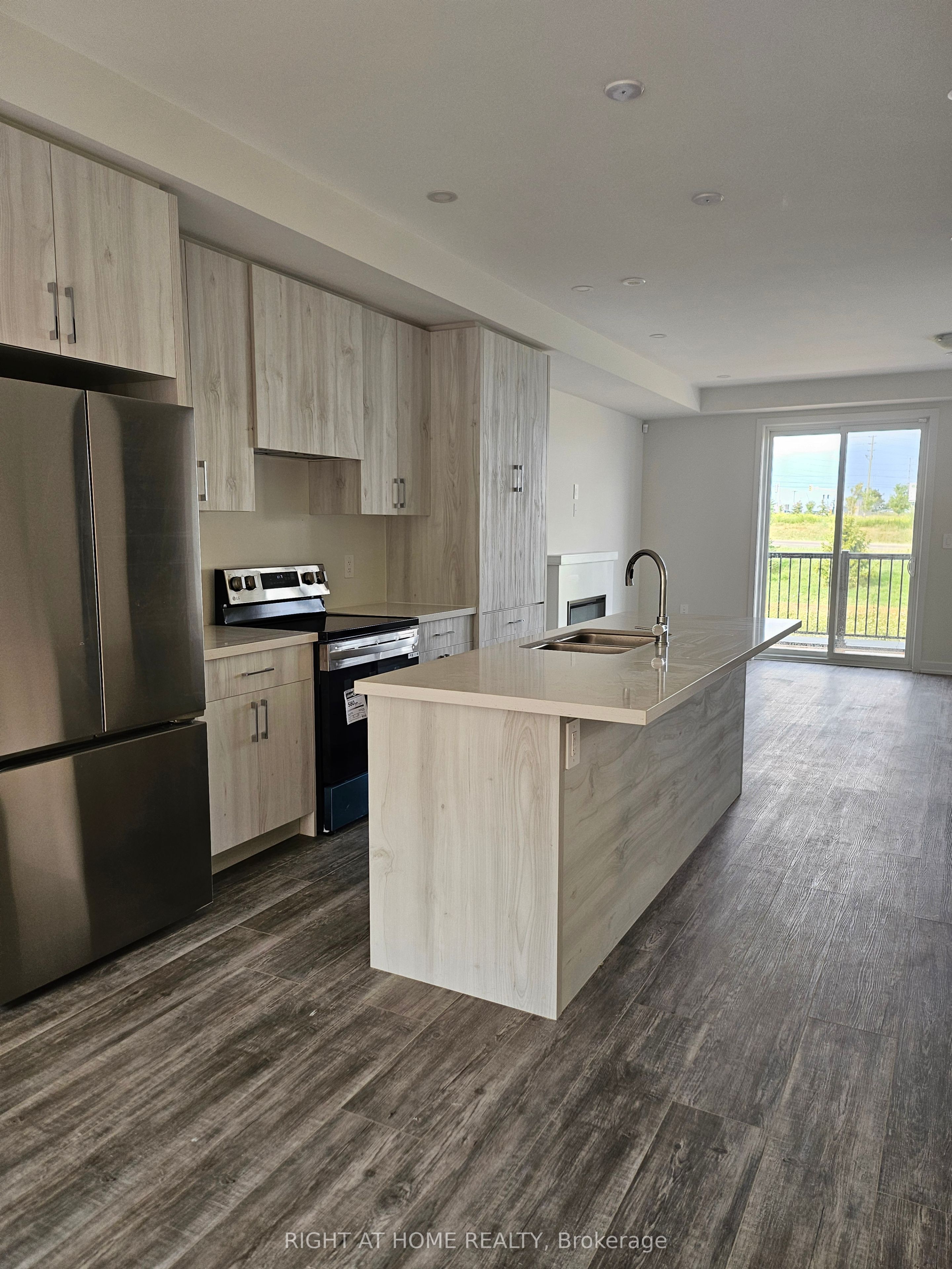 47 Peace Lane, Richmond Hill, ON L4B 0J4 photo 2